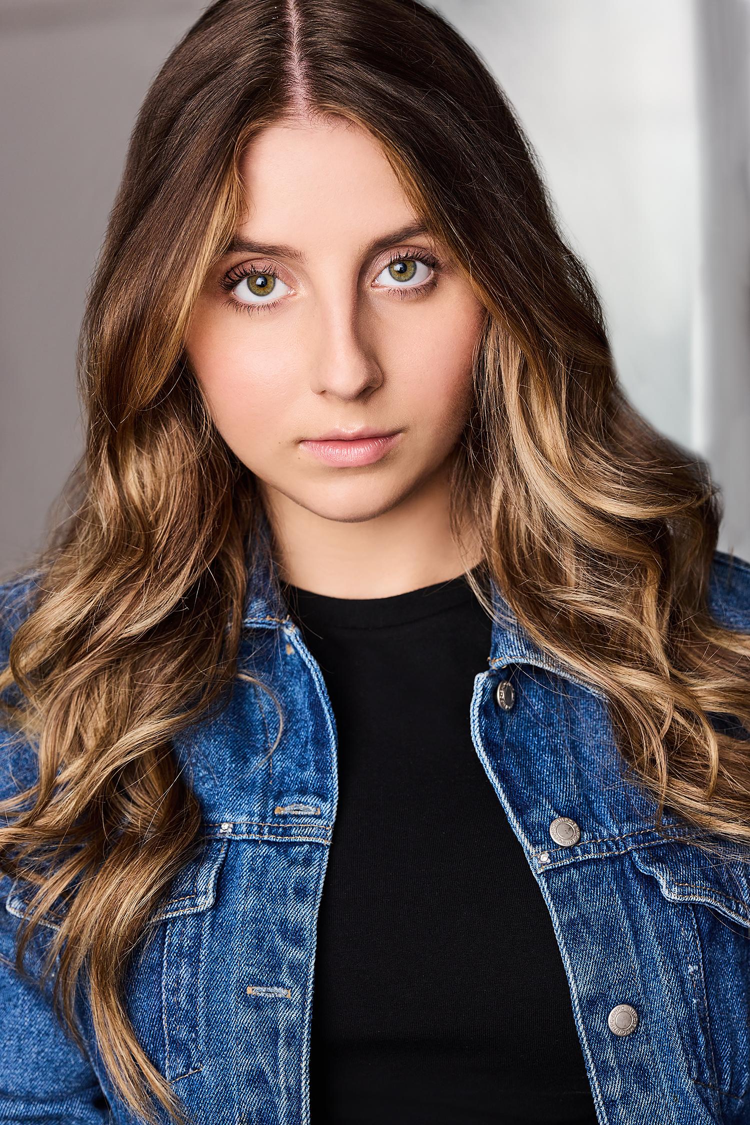 actor Savannah Grace Elmer large photo