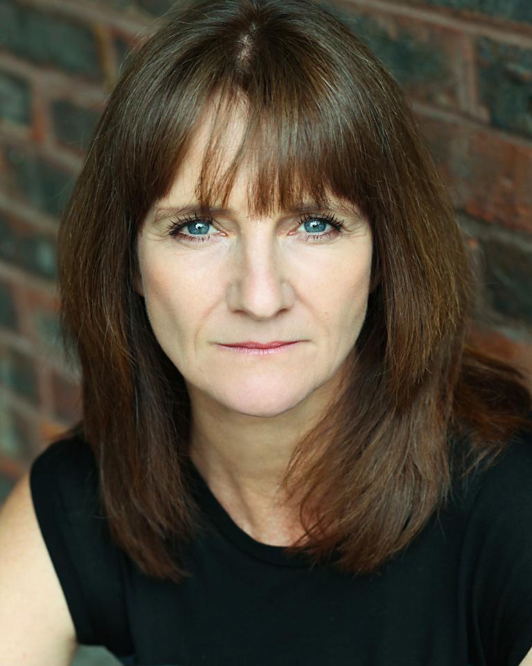 actor Caroline O'Neill large photo