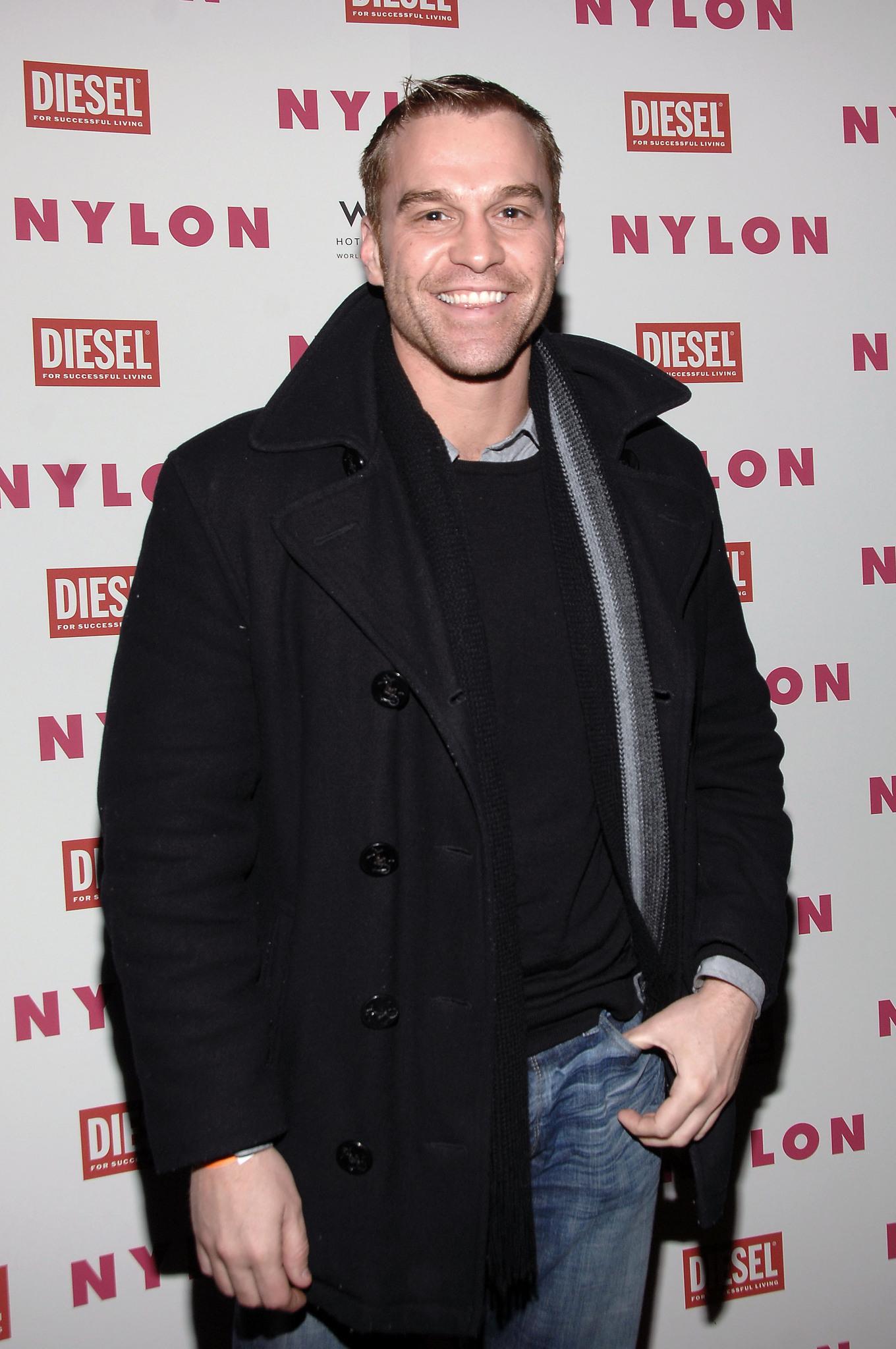 actor Darren Ritchie large photo