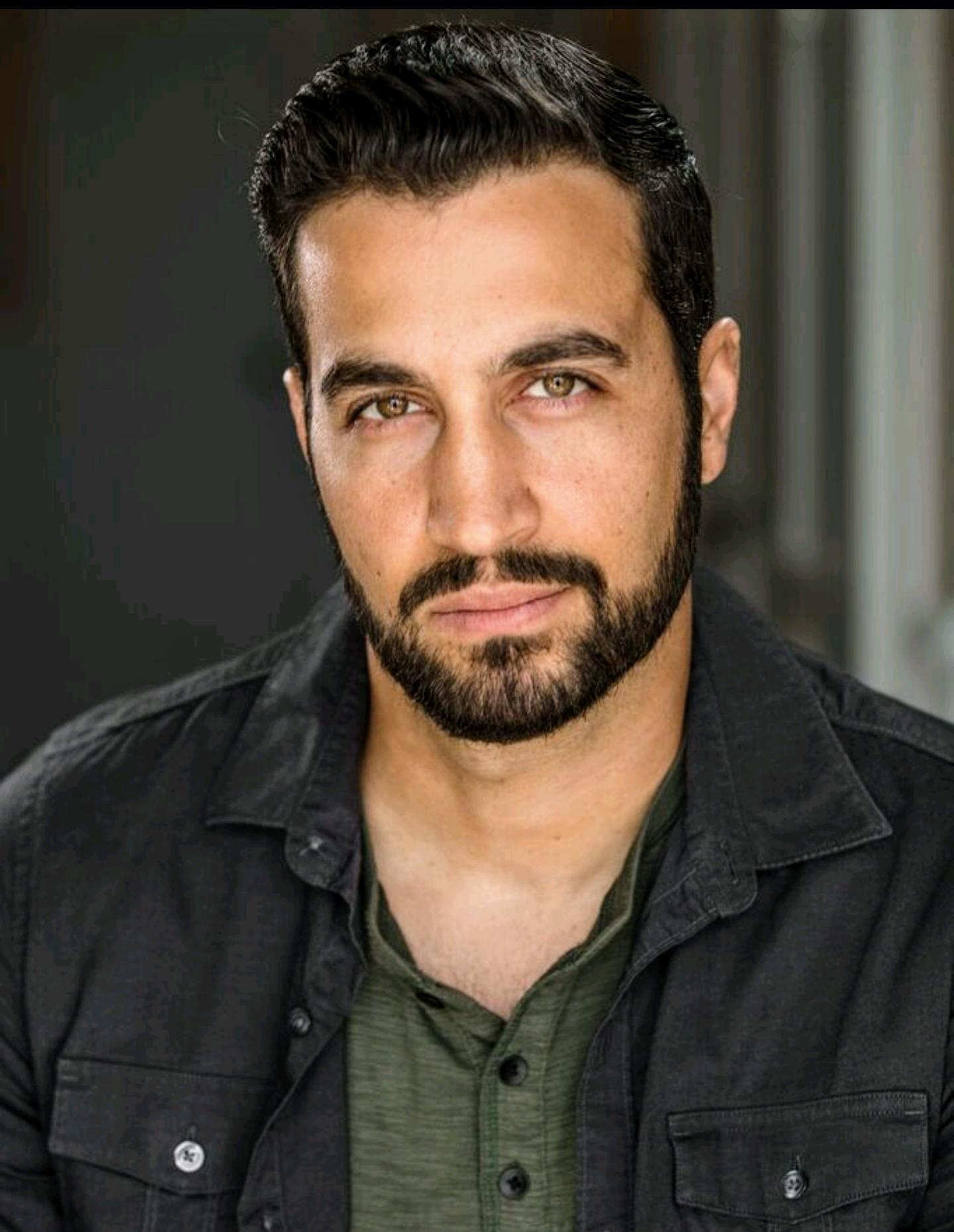 actor Chris Mimikos large photo