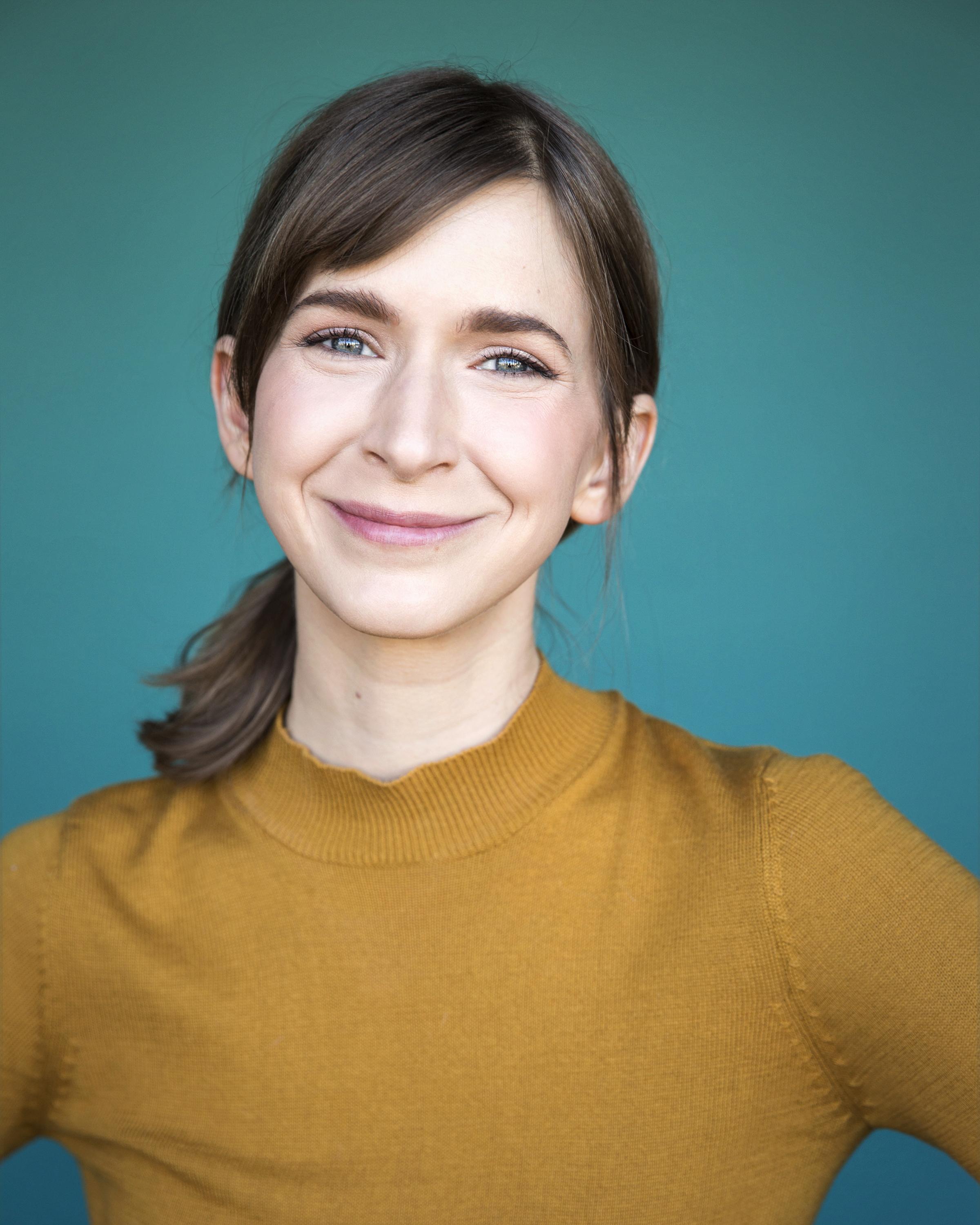 actor Deanna Rooney large photo