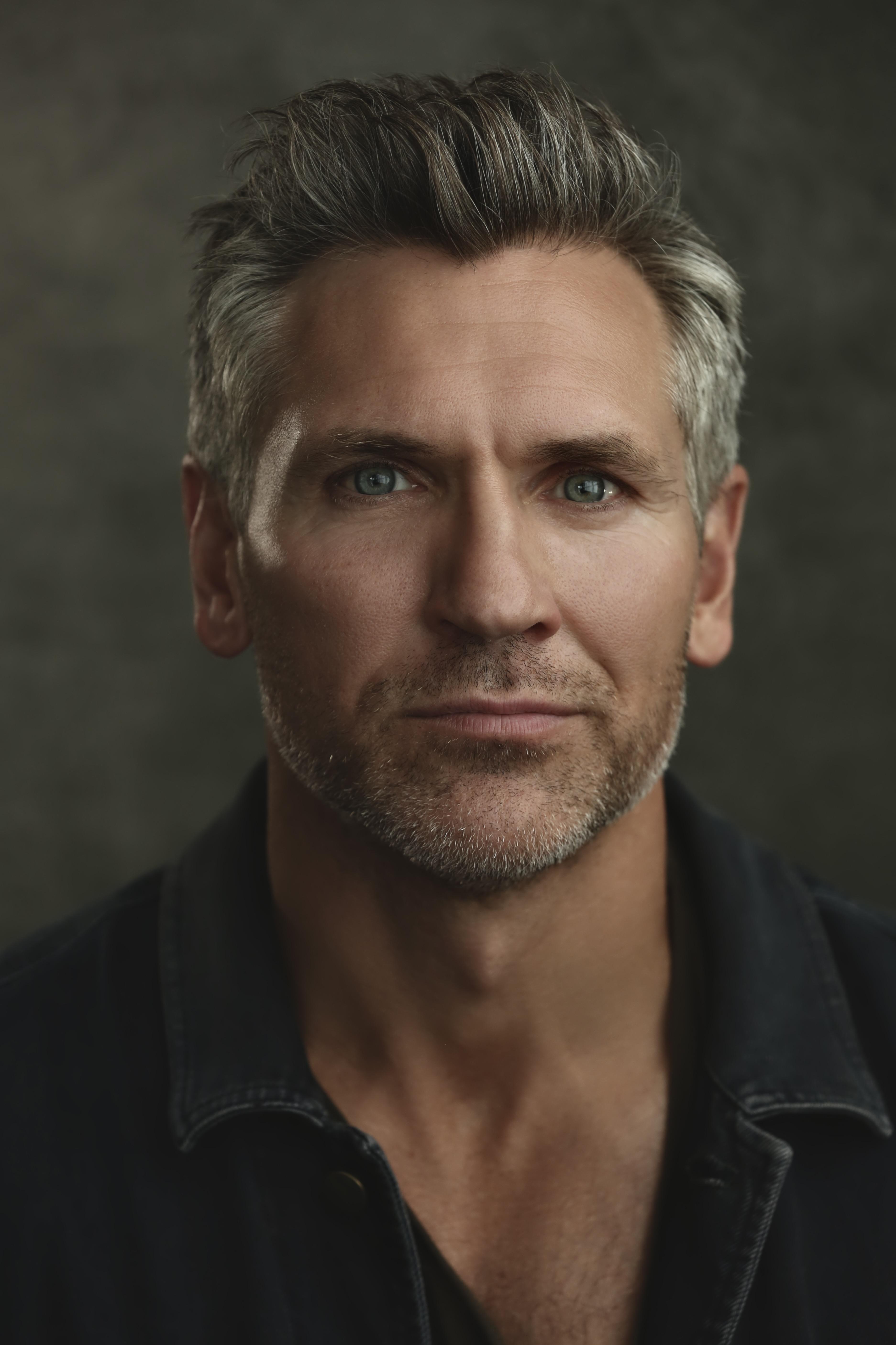 actor Mark Killeen large photo