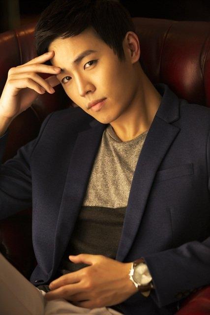 actor Lee Dong-ha large photo