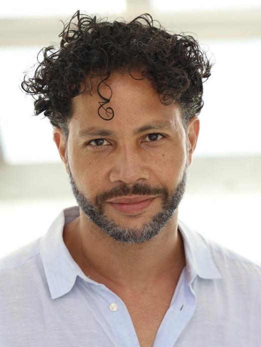 actor Michael Chenevert large photo