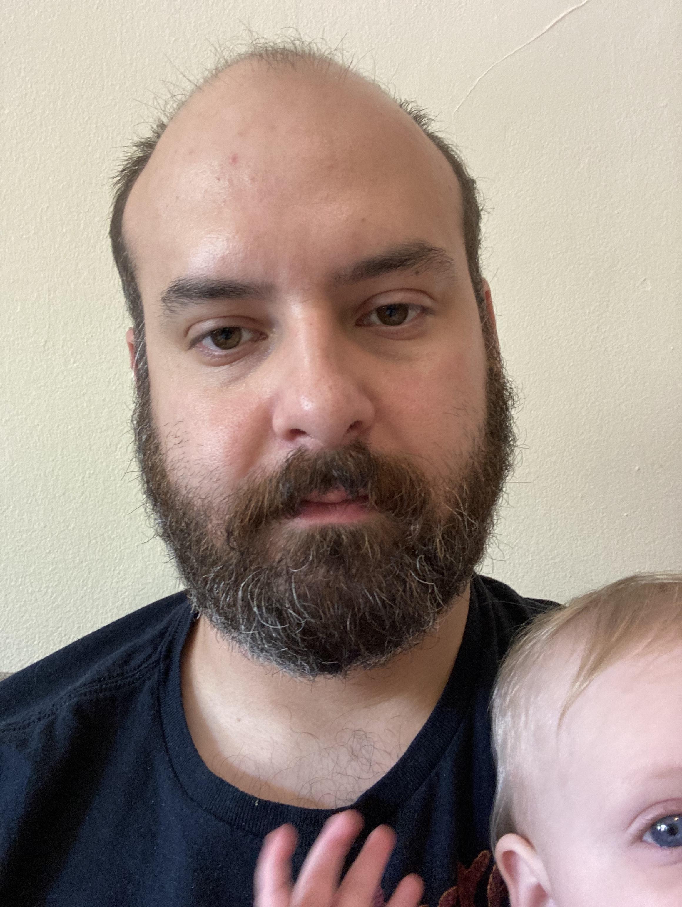 actor Mike Lopez large photo