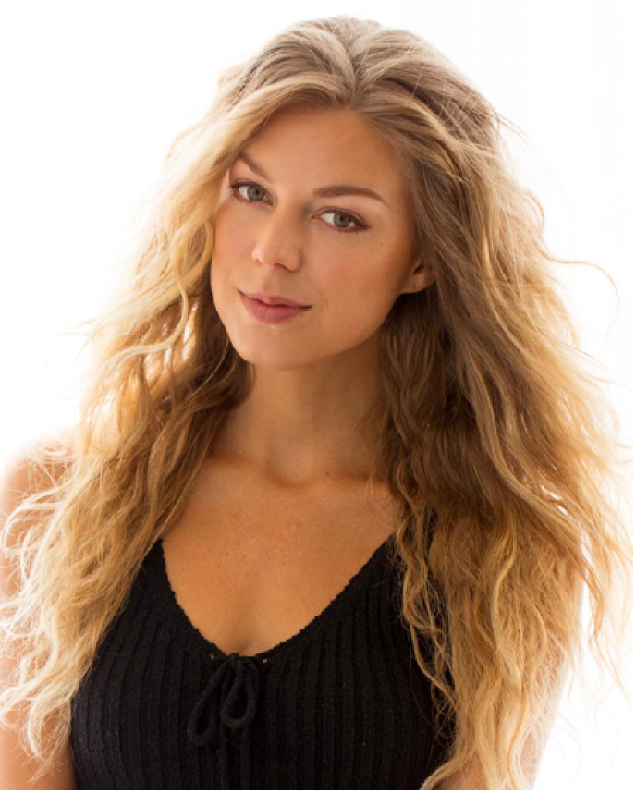 actor Brey Noelle large photo