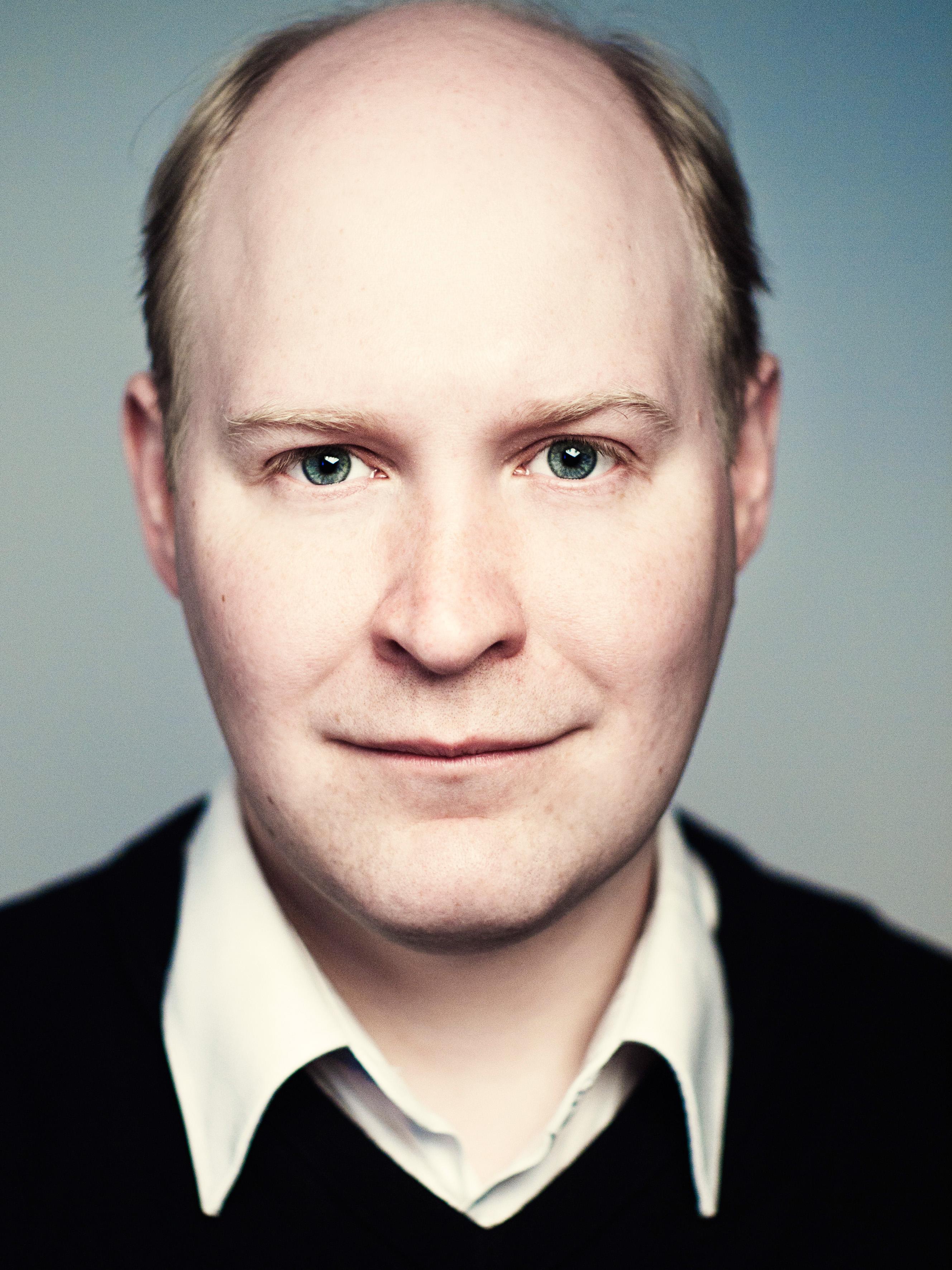 actor Henrik Dorsin large photo