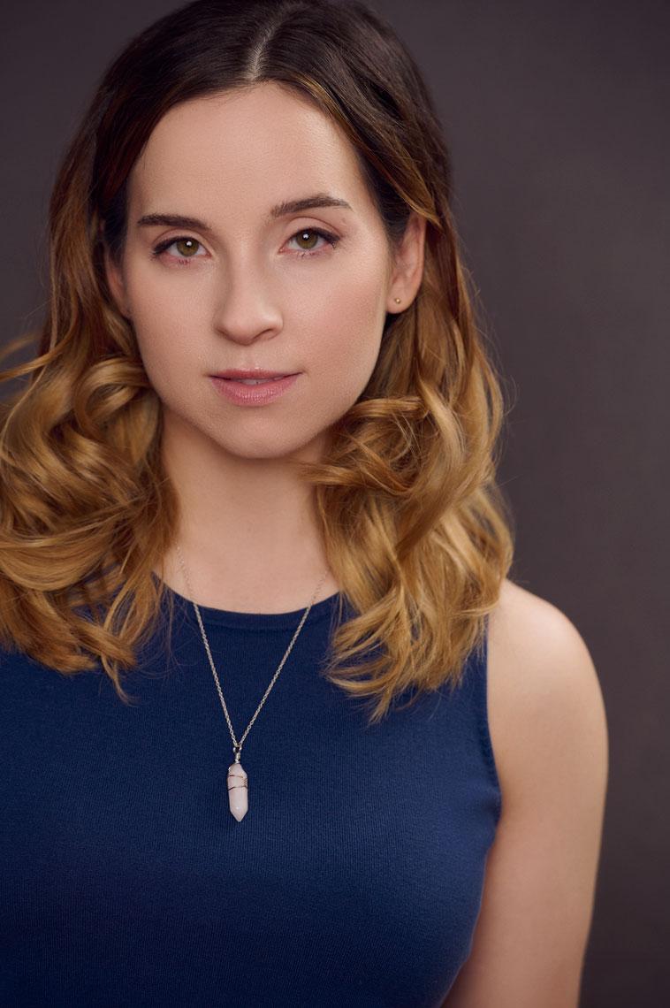 actor Heather Drew large photo