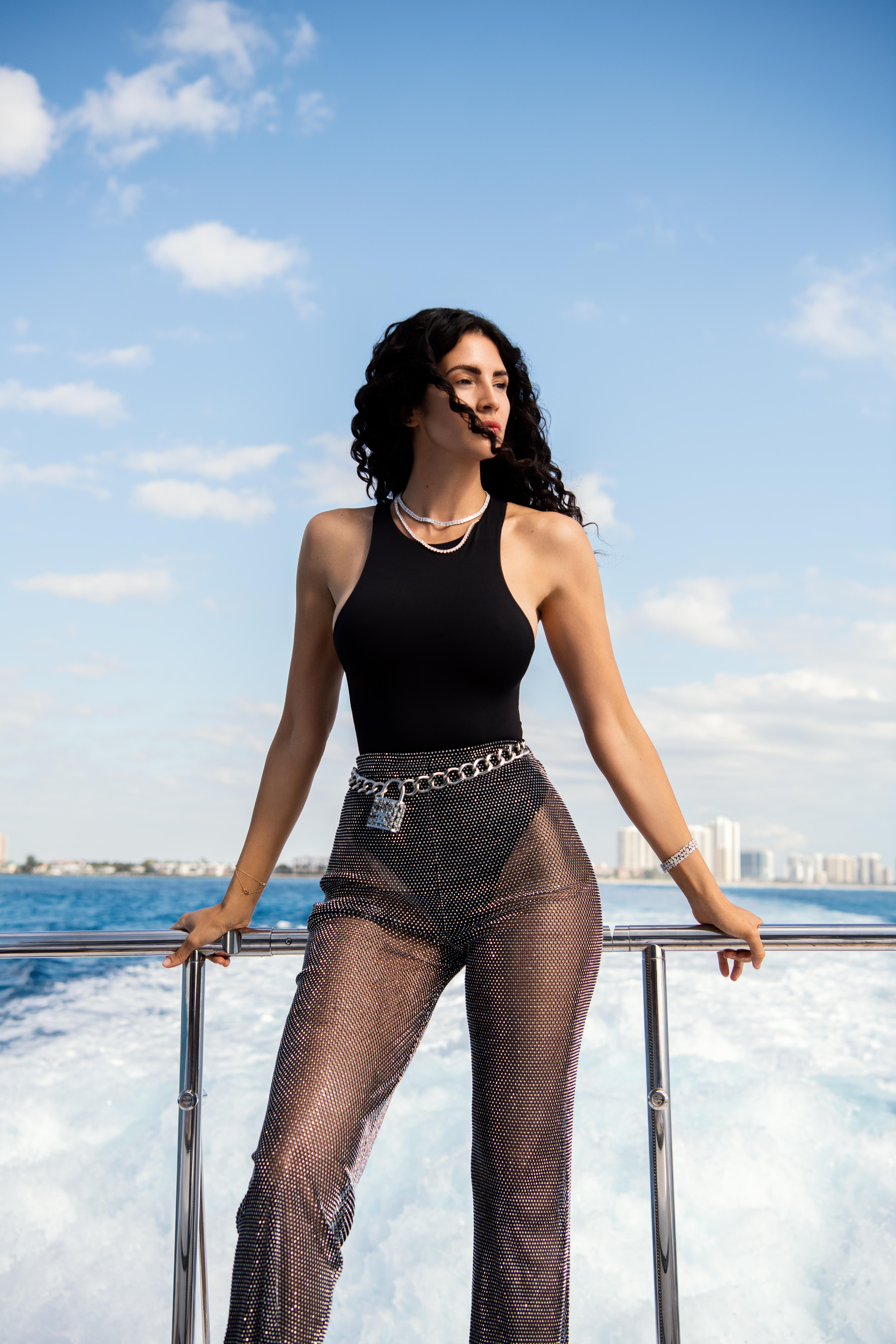 actor Hope Dworaczyk Smith large photo