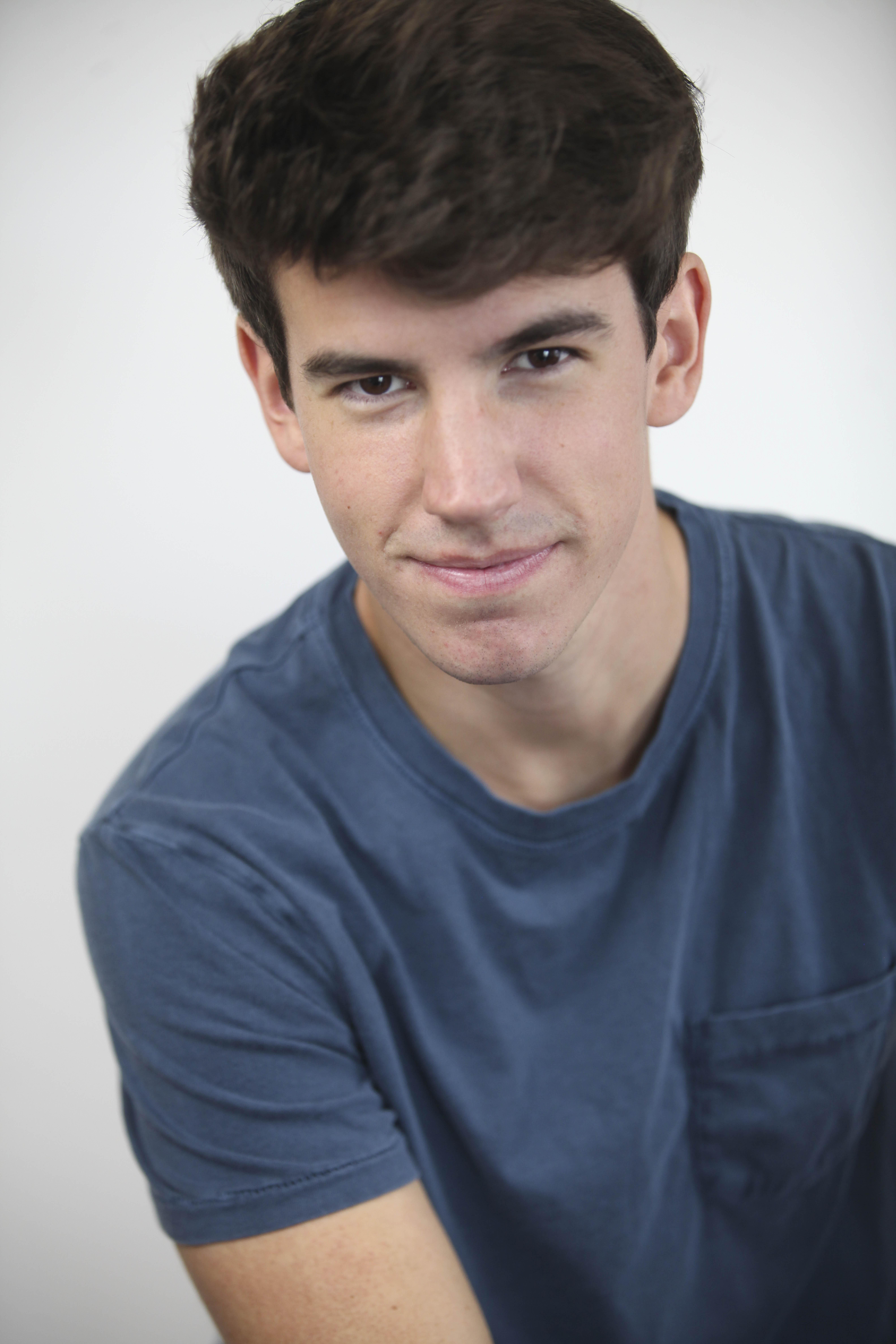 actor Derek Brandon large photo