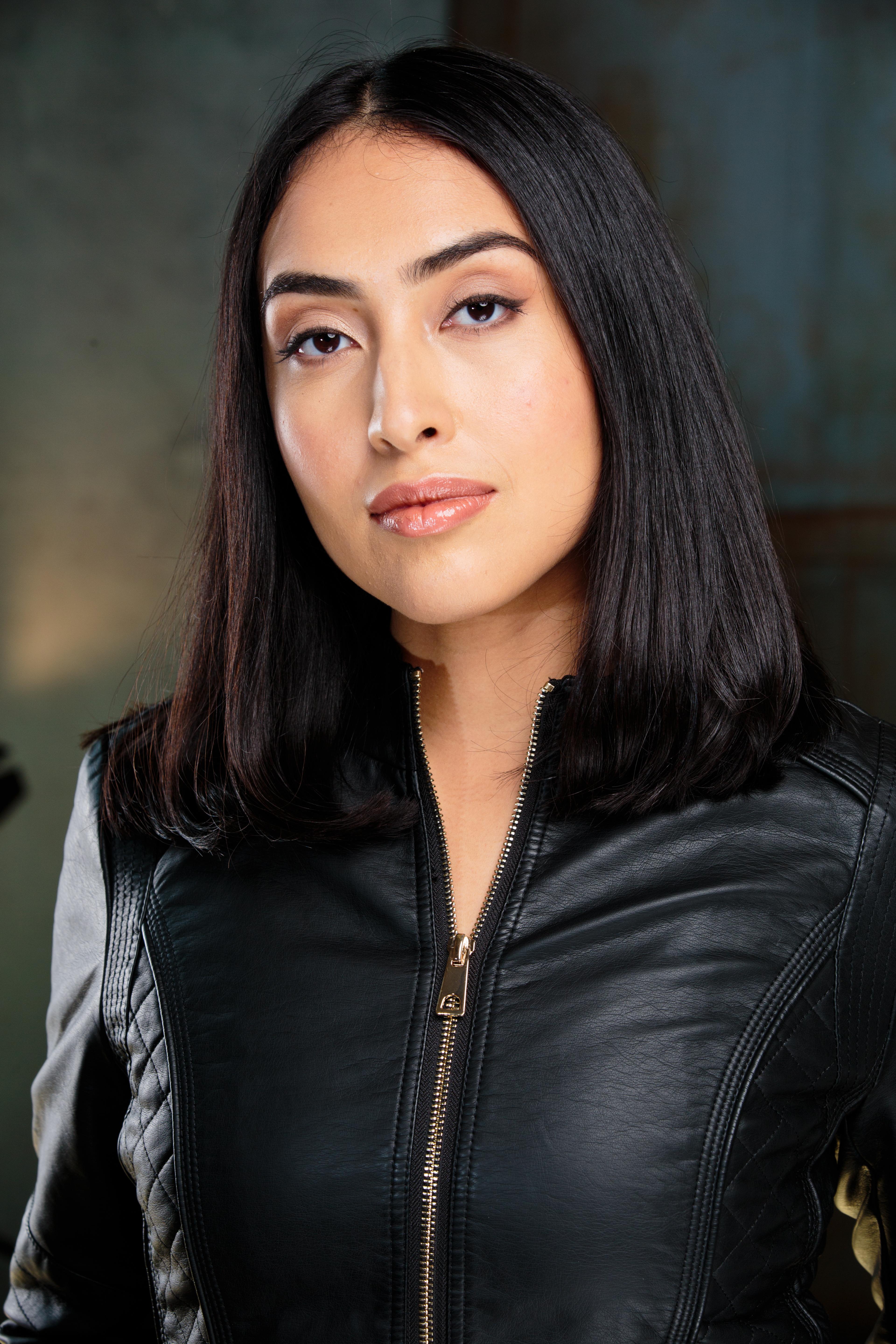 actor Alexandra Almendarez large photo