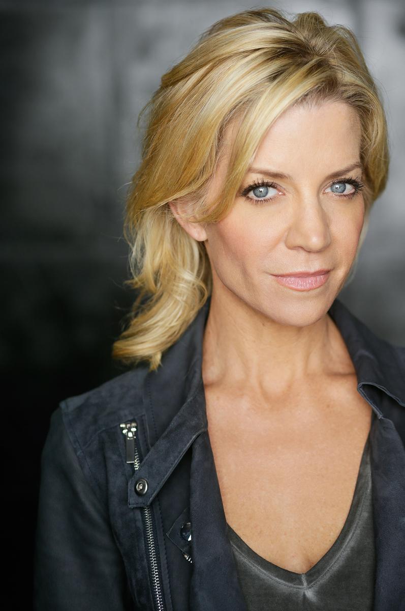 actor Lindsey Hutchison large photo