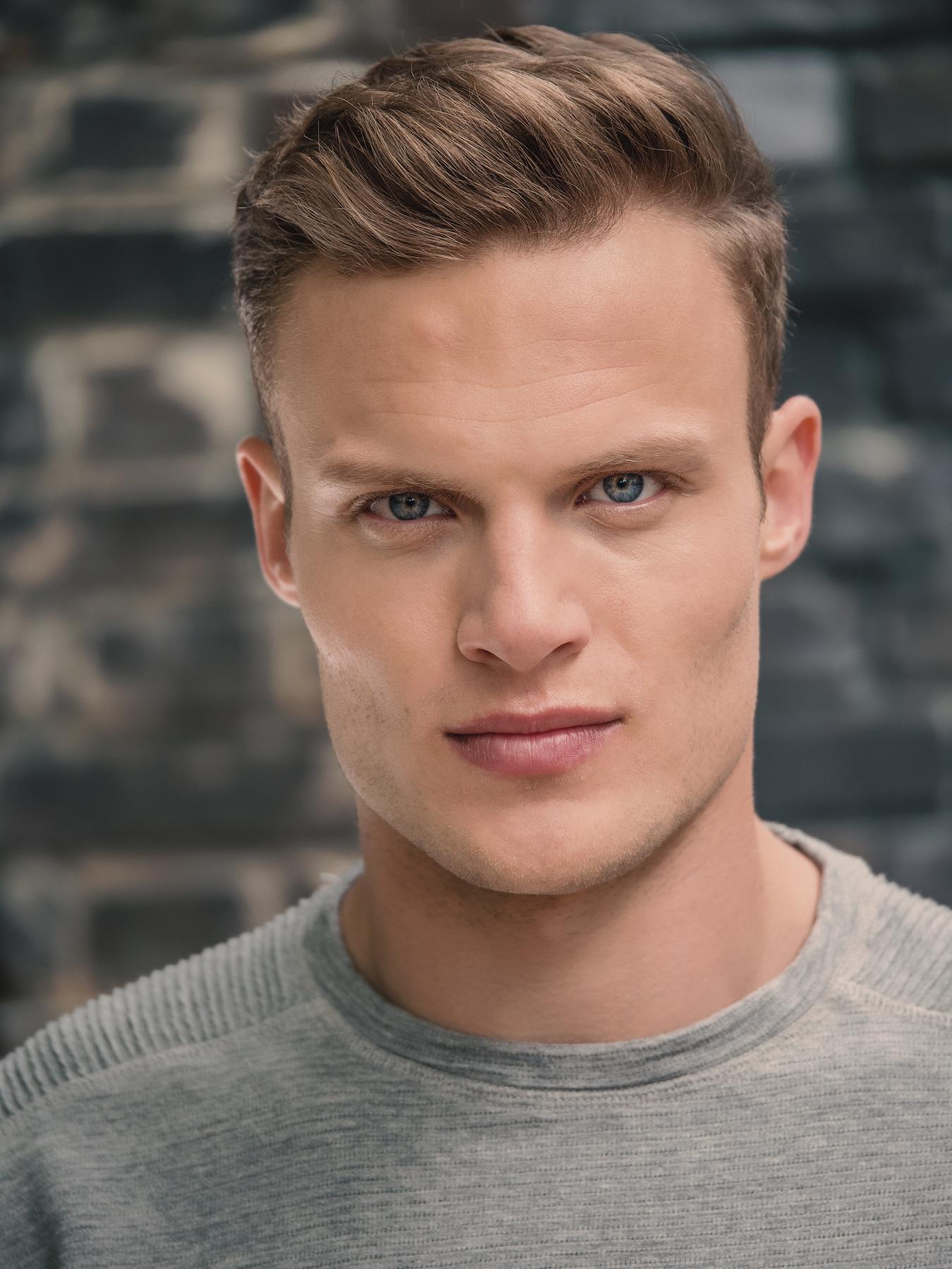 actor Robert Maaser large photo