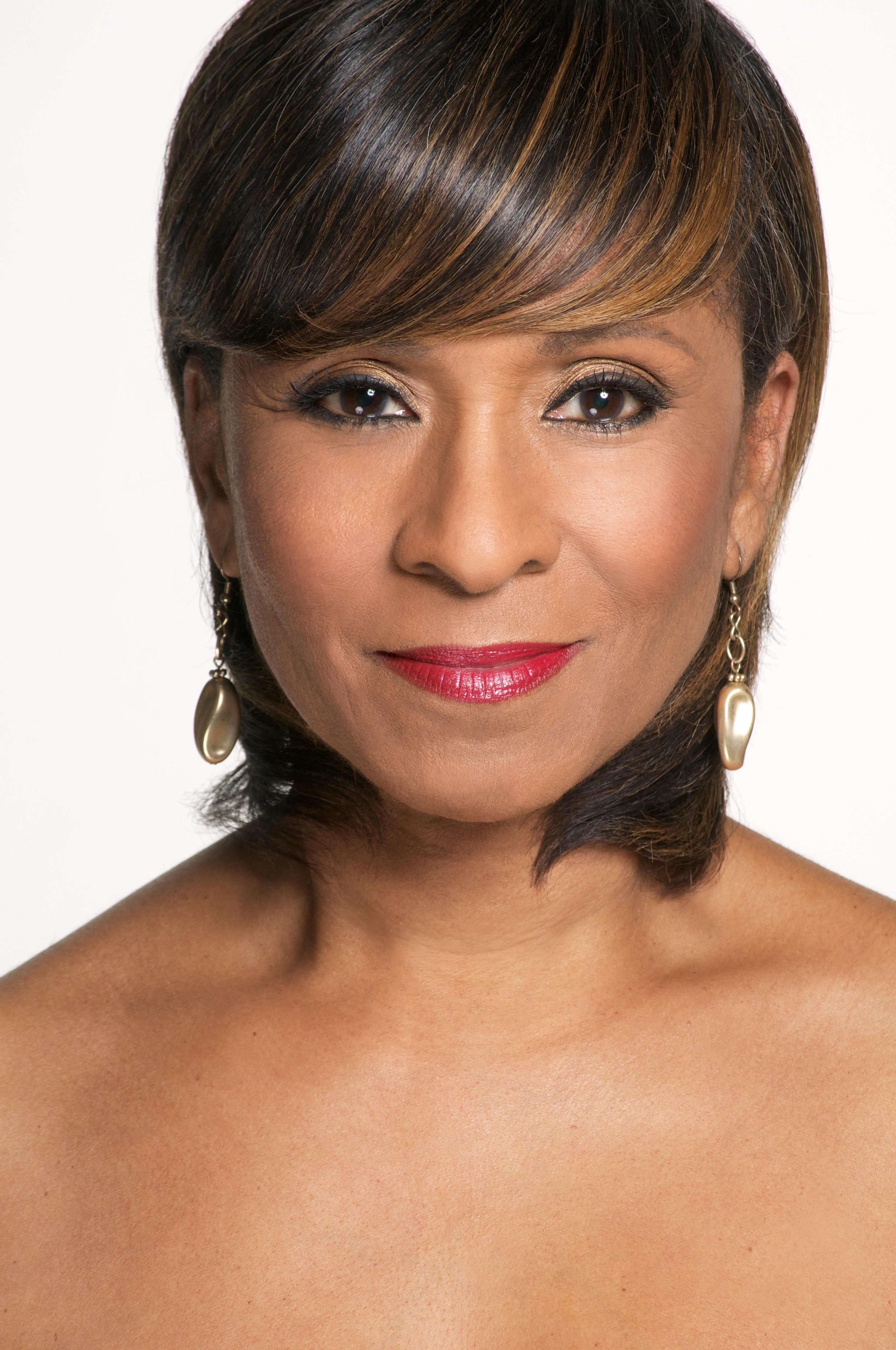 actor Iona Morris large photo