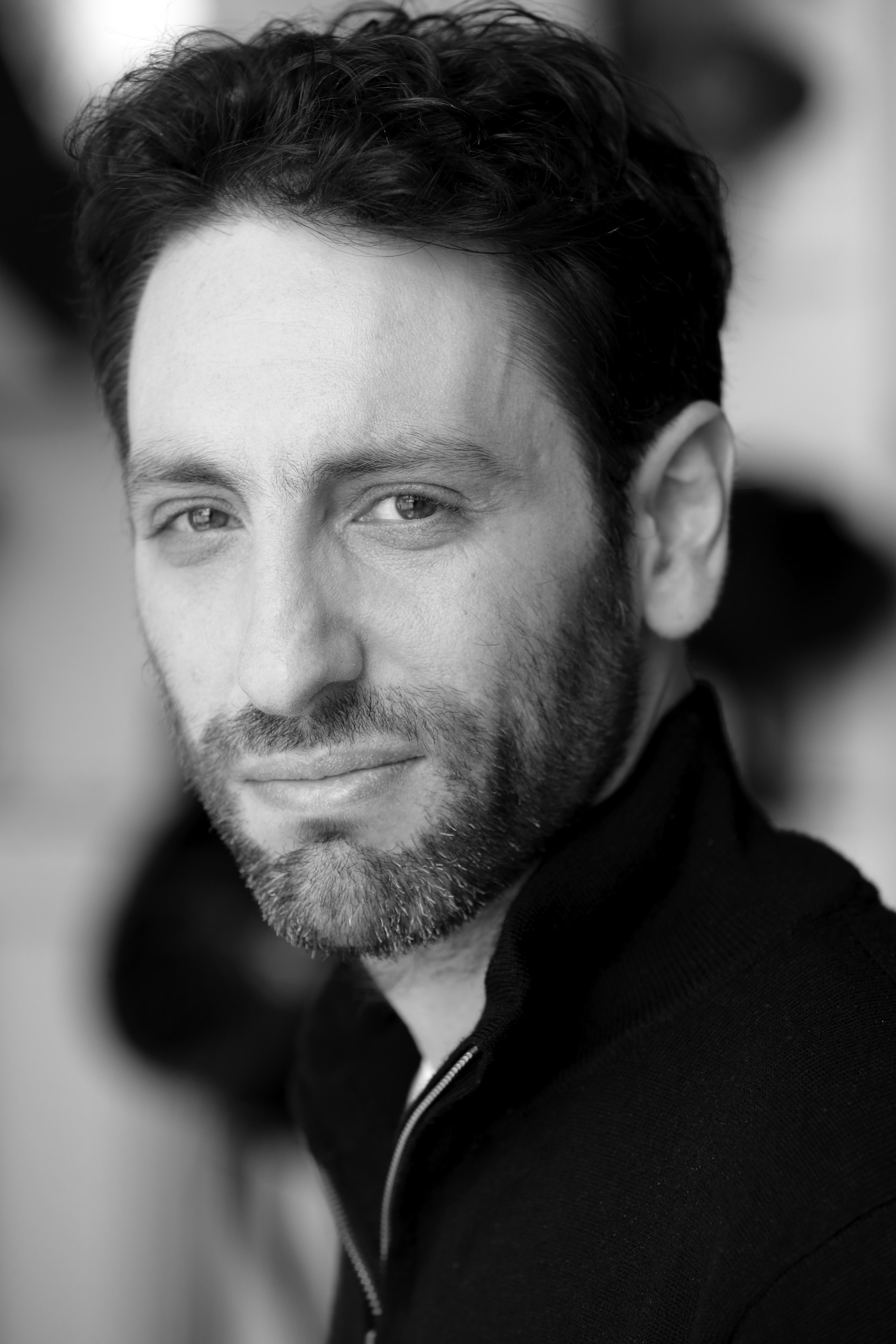 actor Jules Urbach large photo