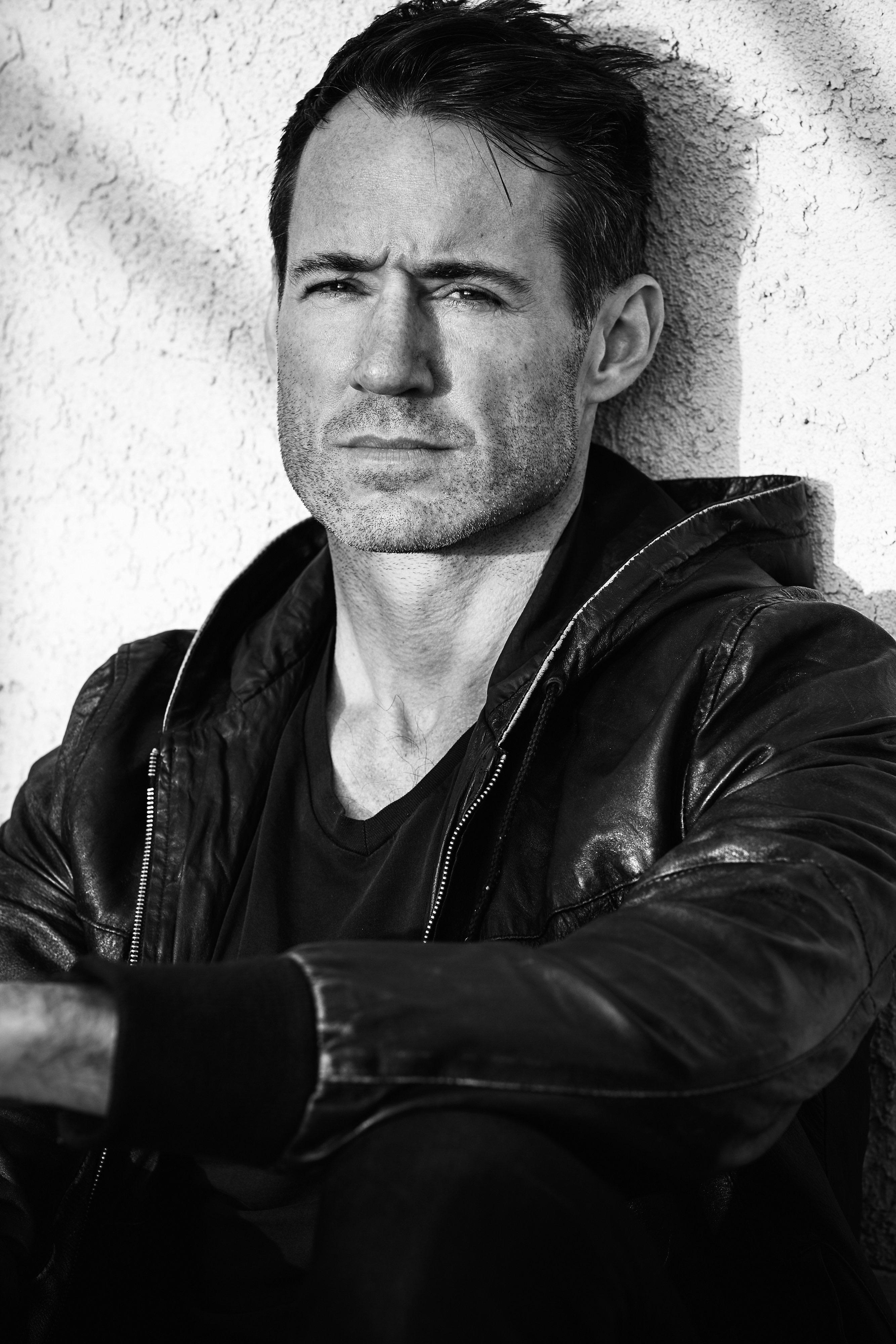 actor Tom Wren large photo