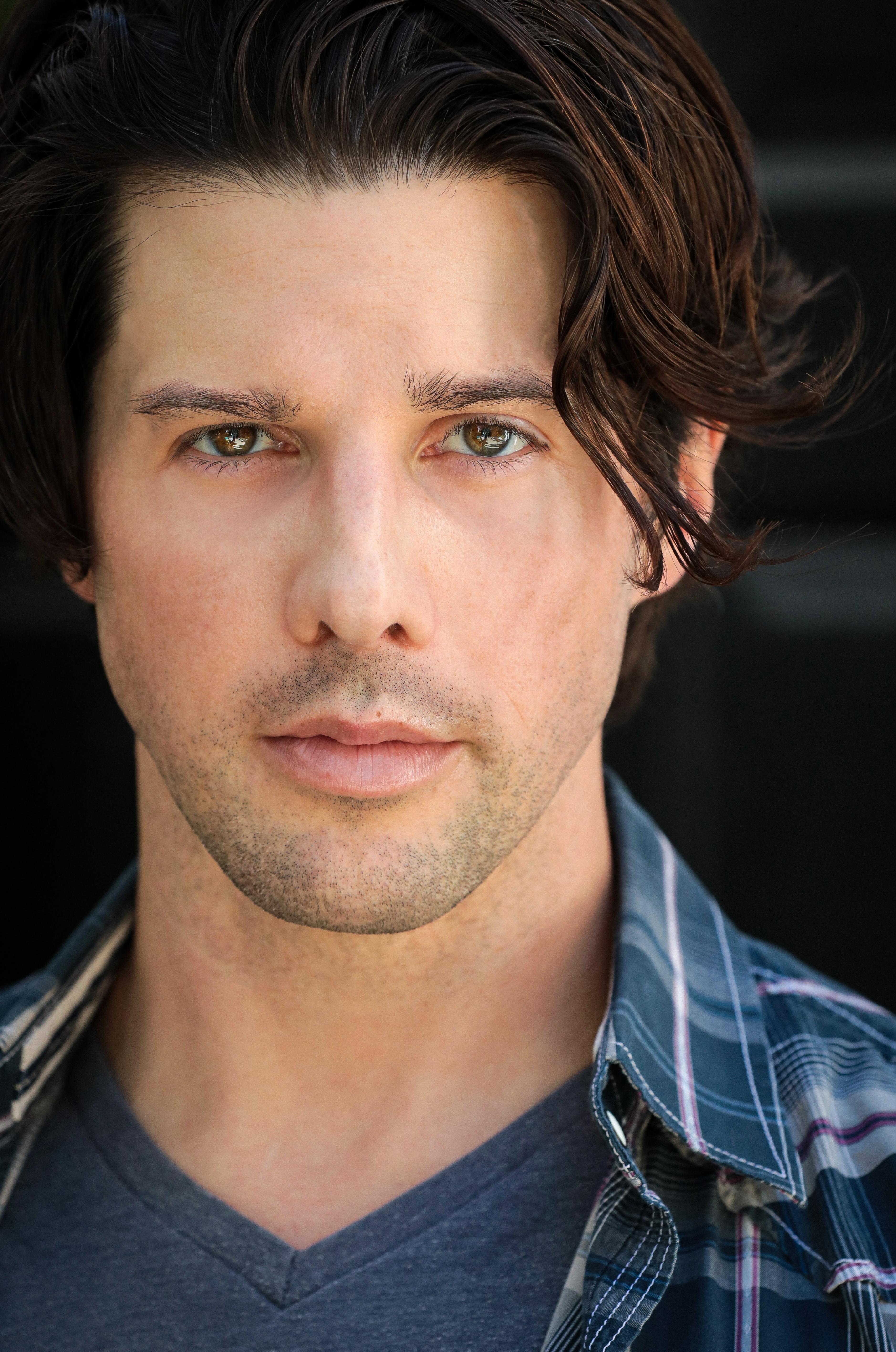 actor Scott Alin large photo