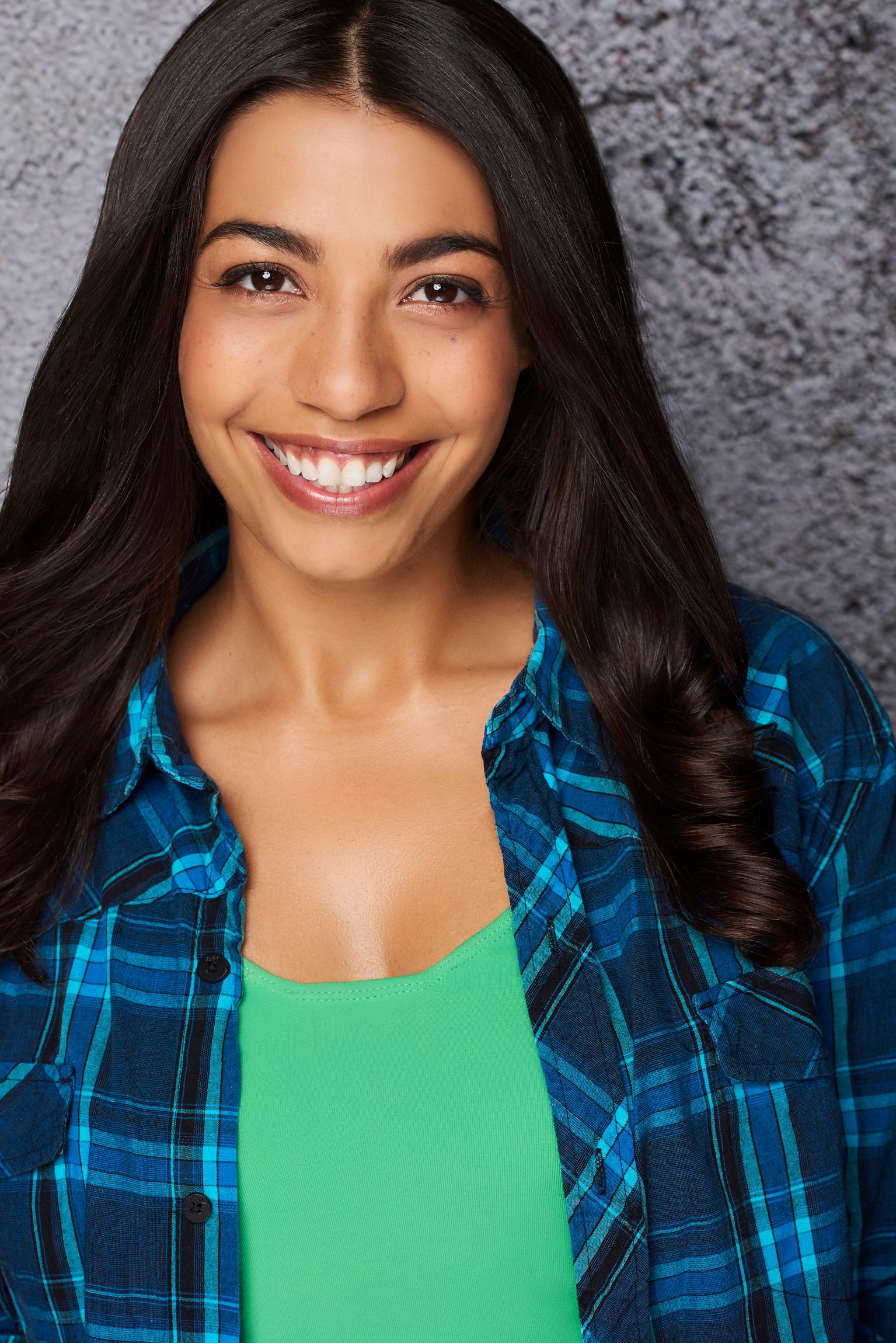 actor Tara Cox large photo