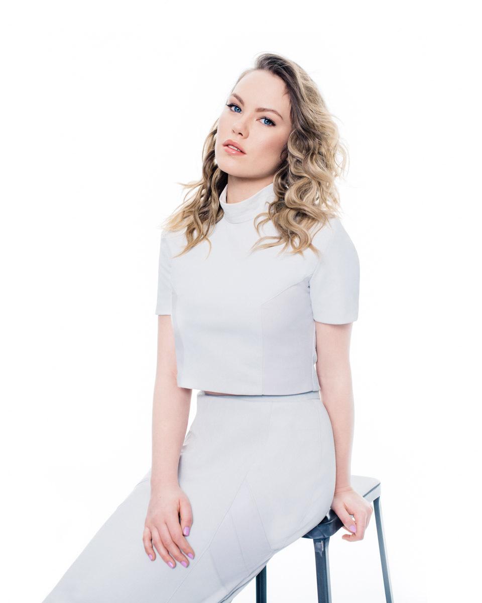 actor Chloe Rose large photo