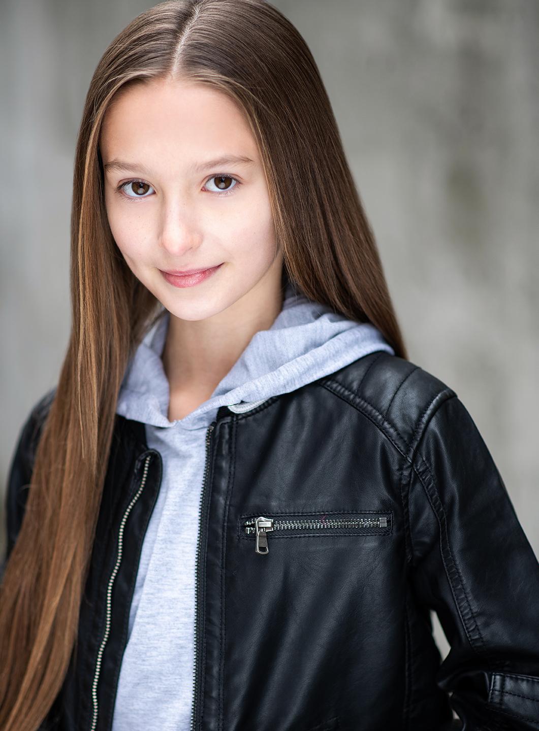 actor Alexa C Miller large photo