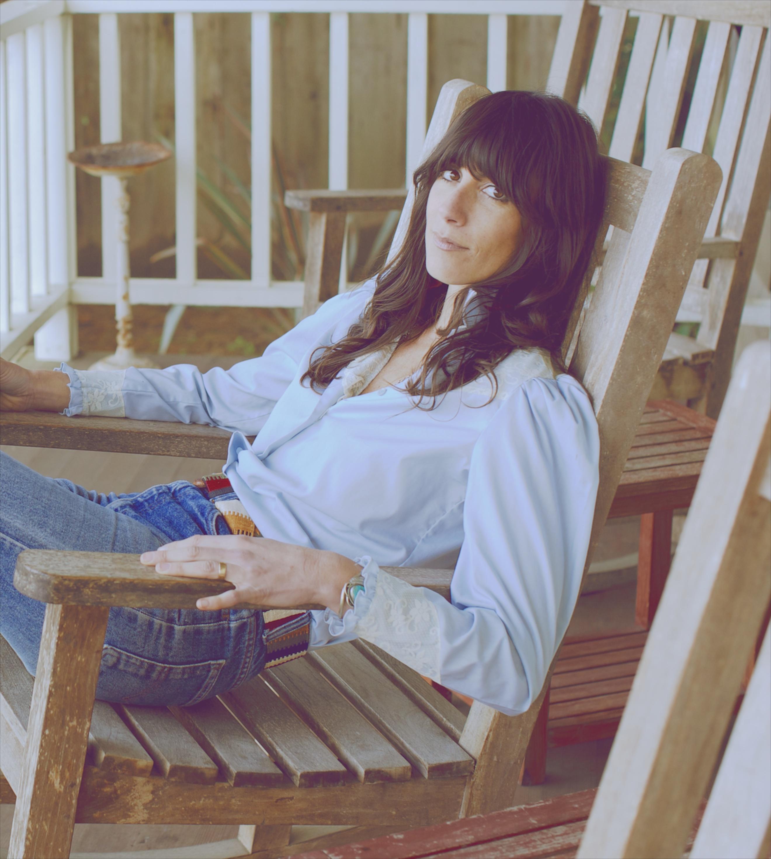 actor Nicki Bluhm large photo
