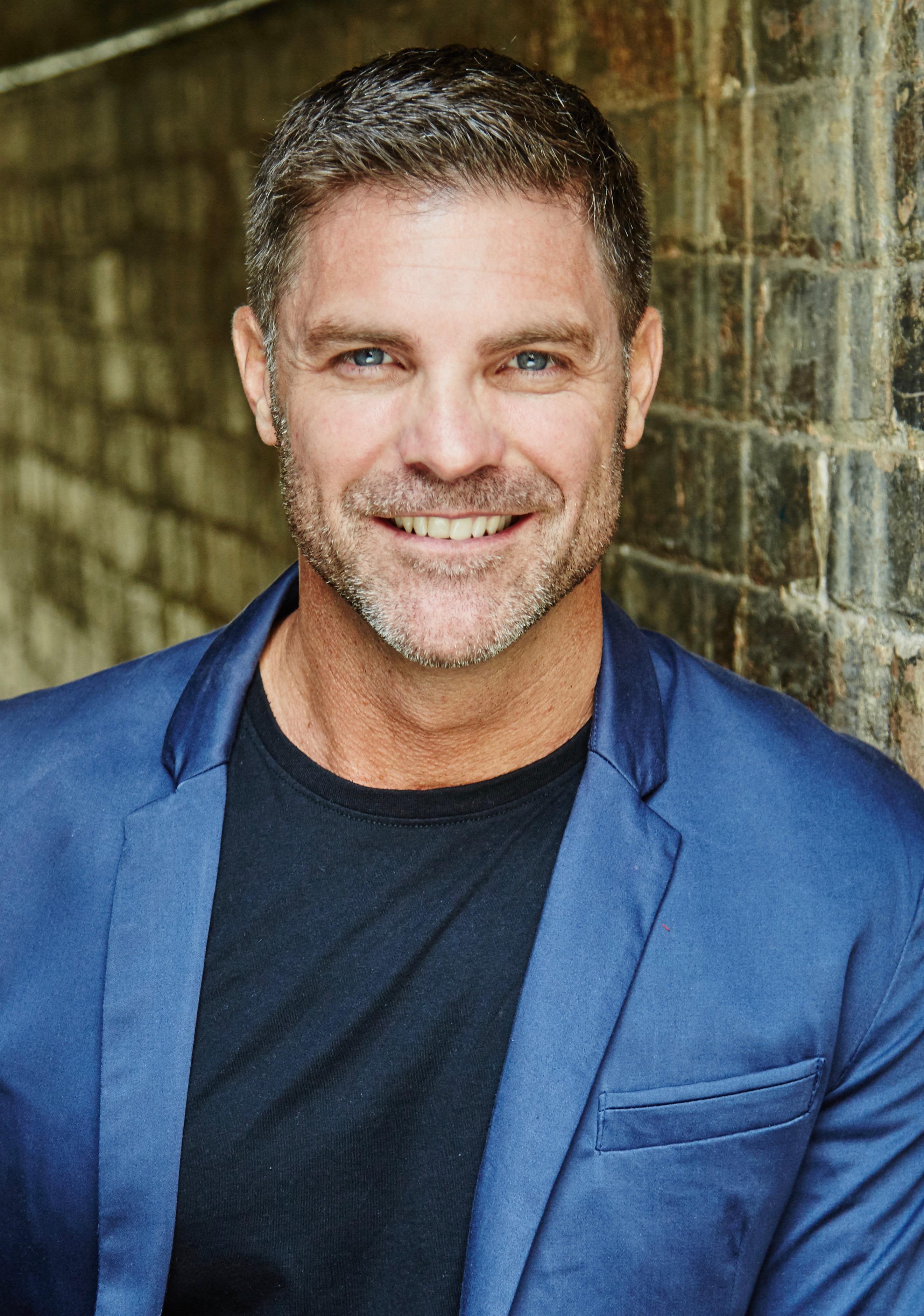 actor Dean Reid large photo