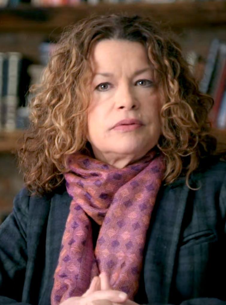 actor Elissa Bello large photo