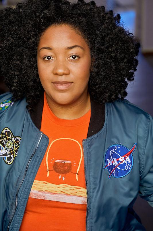 actor Lindsey McDowell large photo