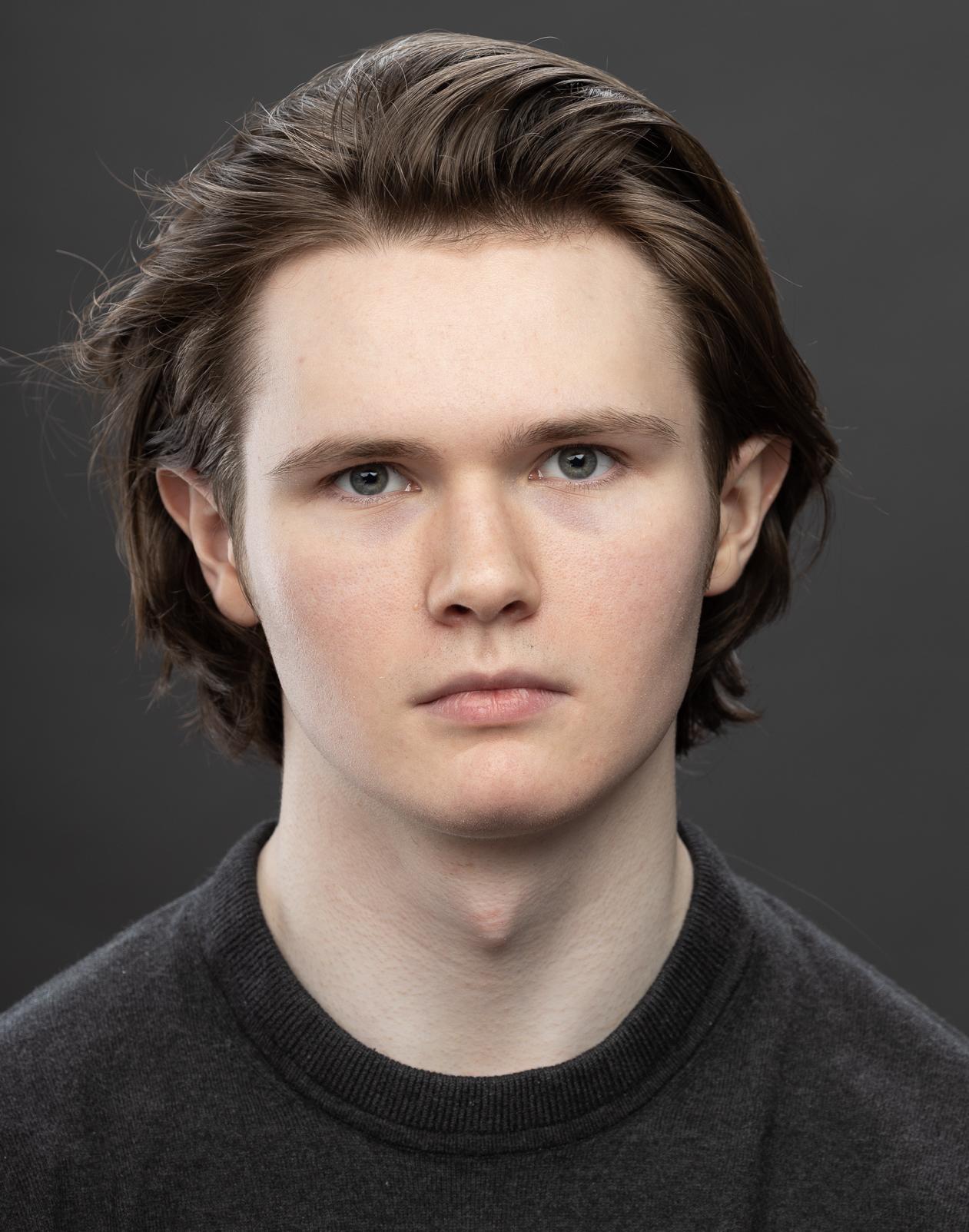 actor Hays Wellford large photo