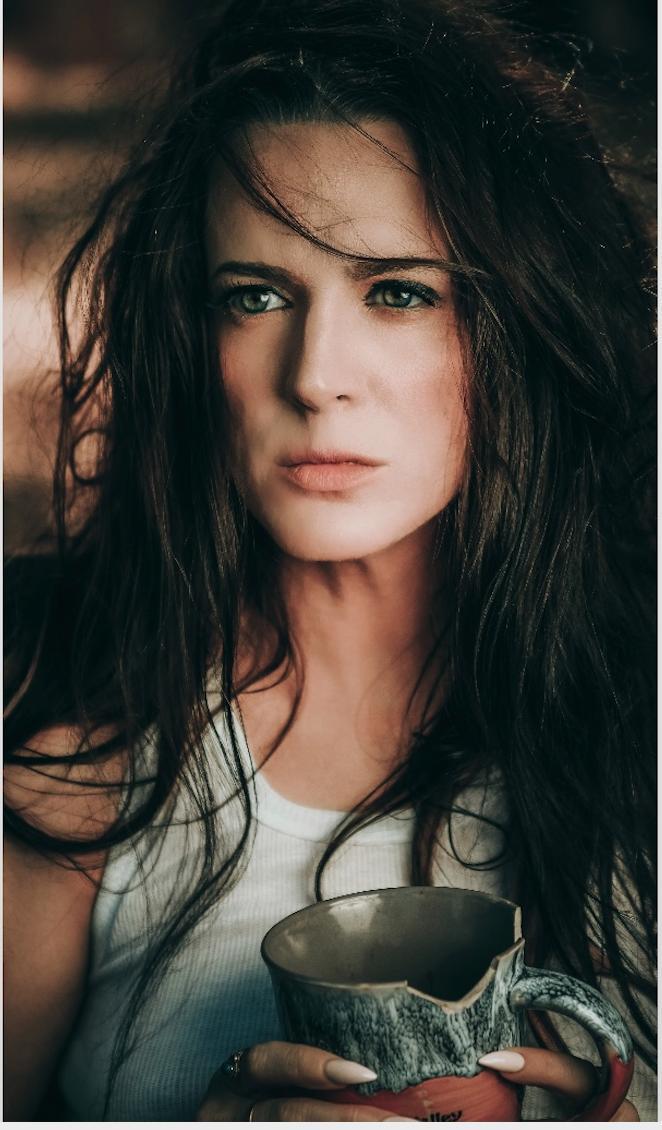 actor Calico Cooper large photo