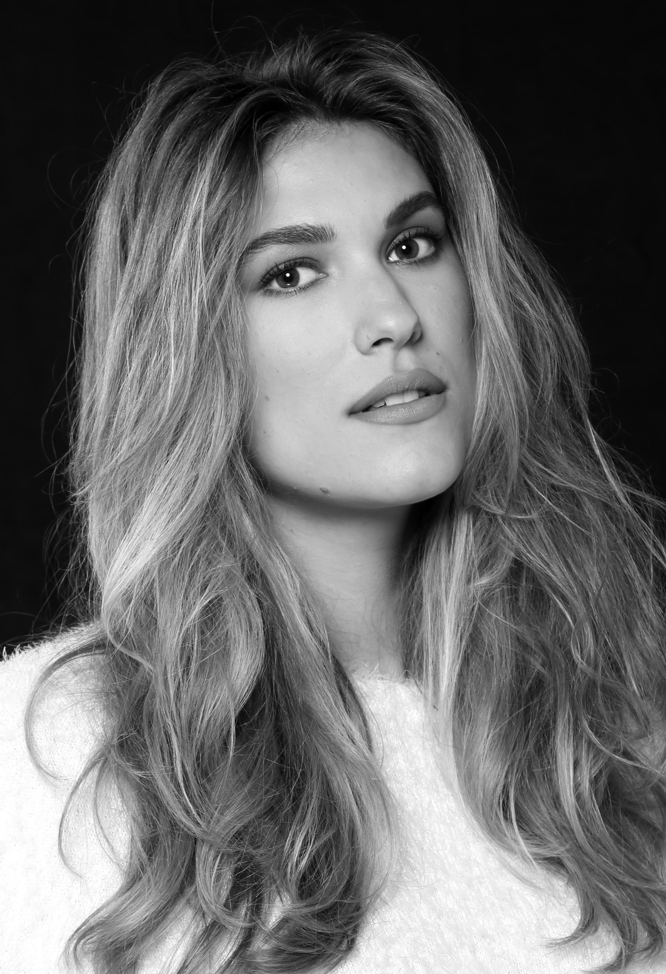 actor Ivy Bona large photo