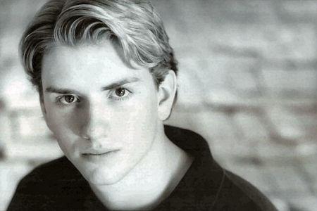 actor Chris Barrett large photo