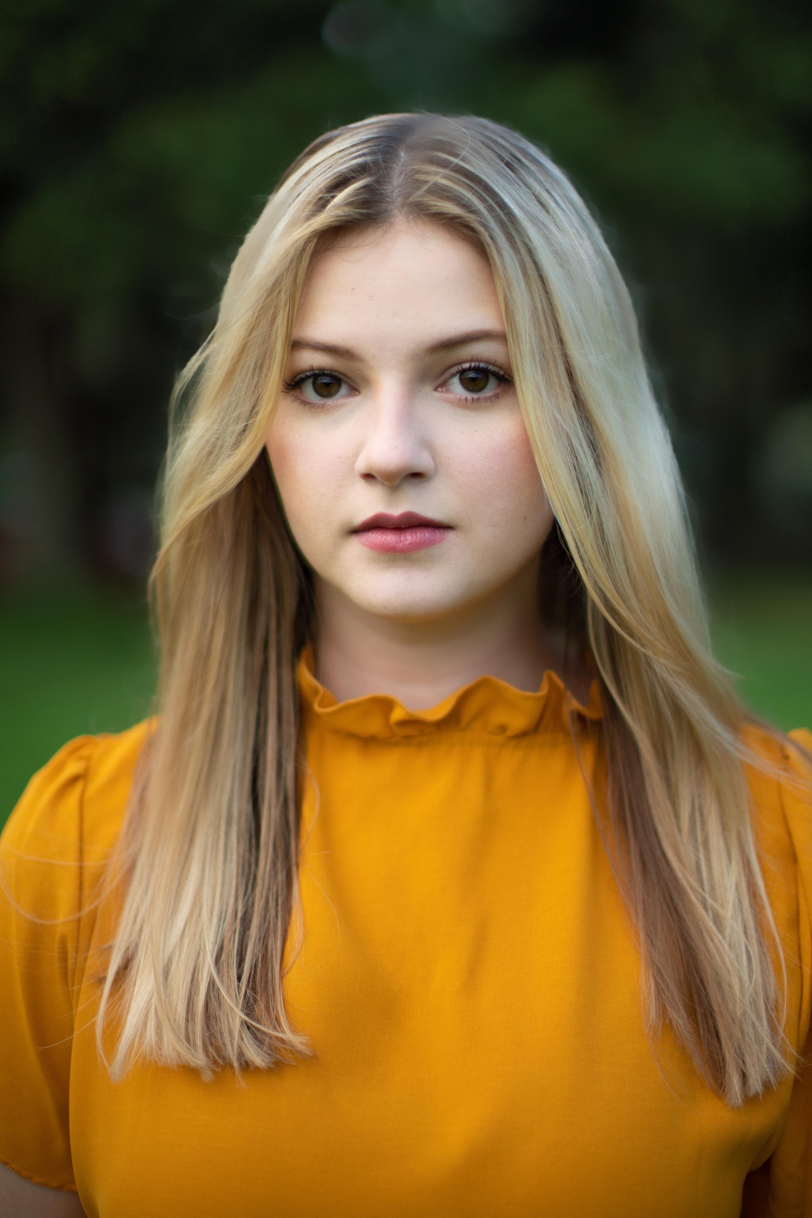 actor Lauren Ledger large photo