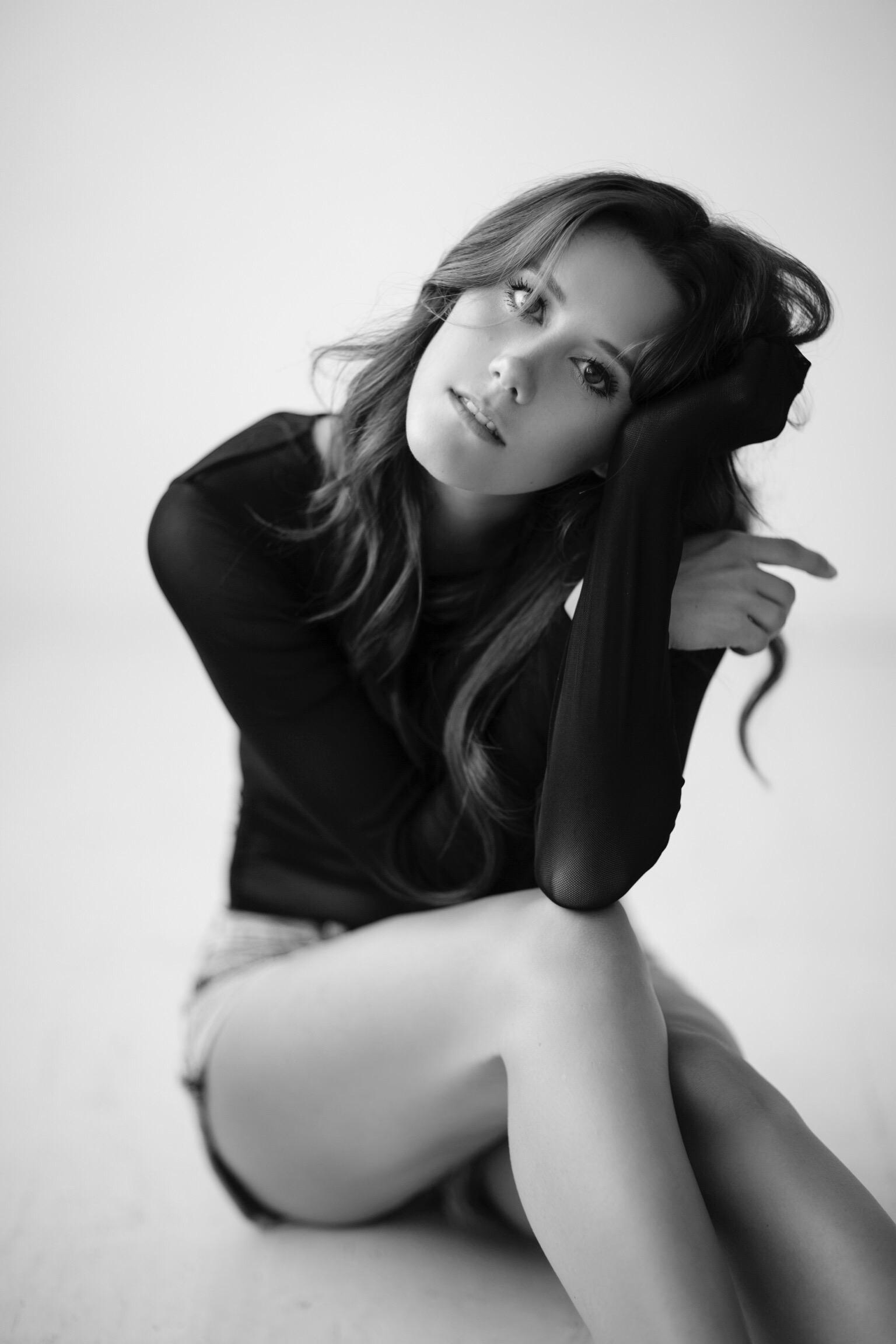 actor Melanie Blake Roth large photo