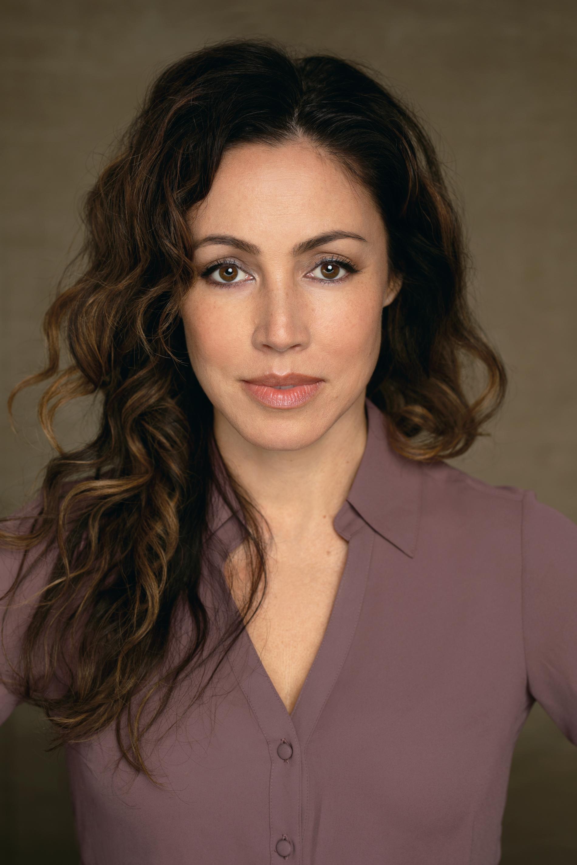 actor Allison Thomas Lee large photo