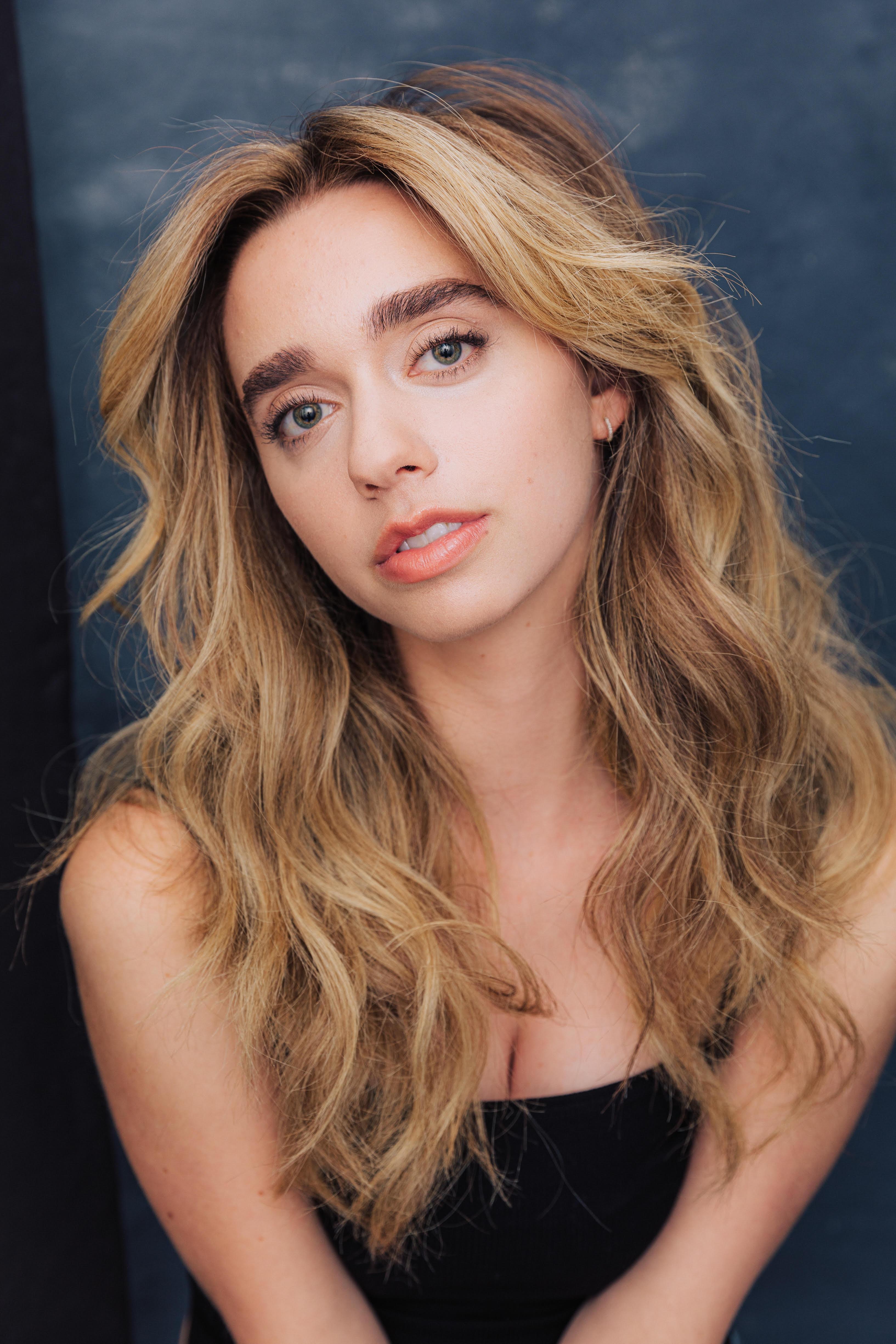 actor Kate Rachesky large photo