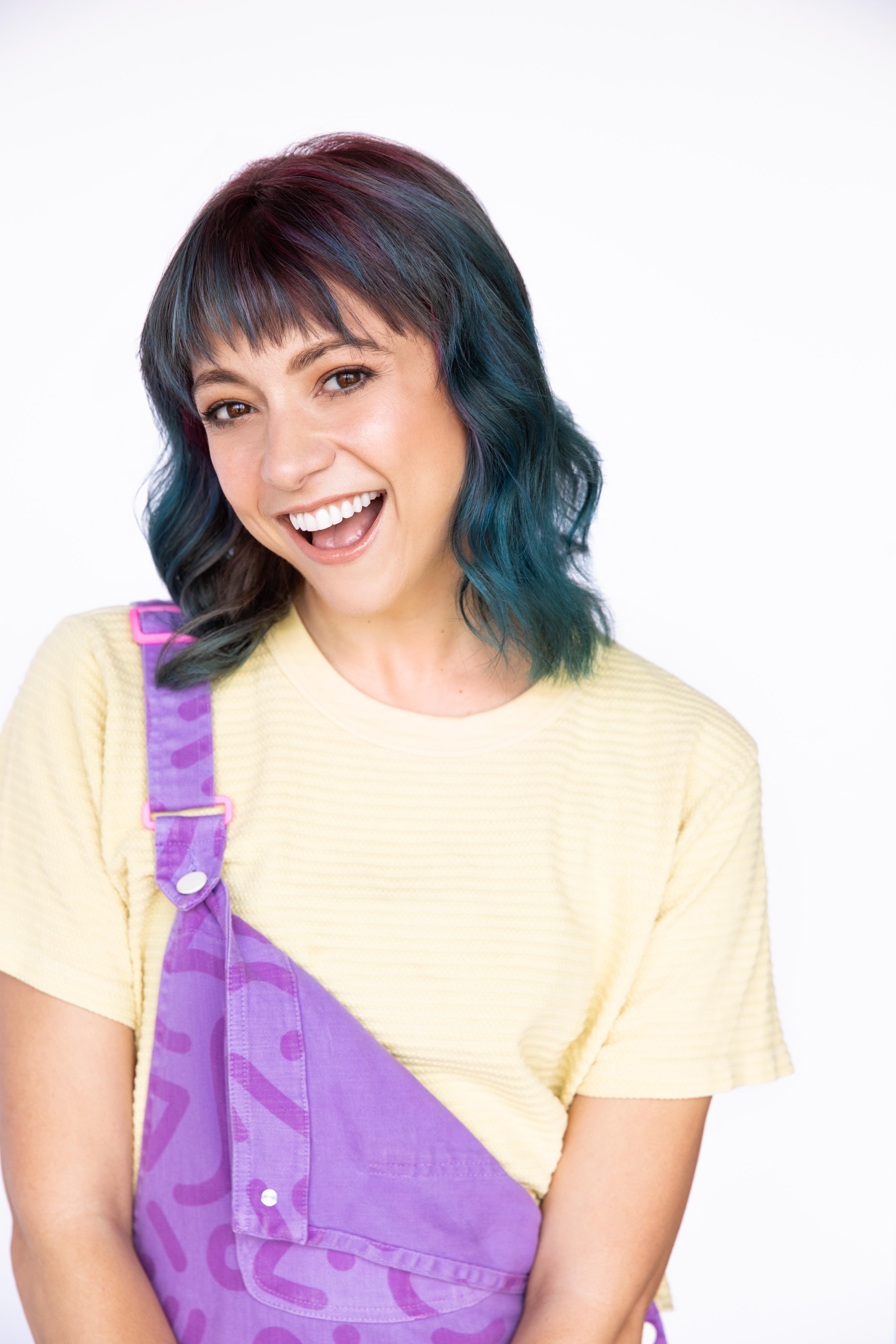 actor Katie Molinaro large photo