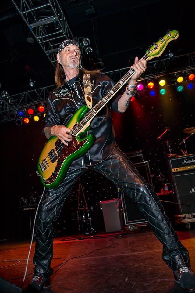 actor Kelly Garni large photo