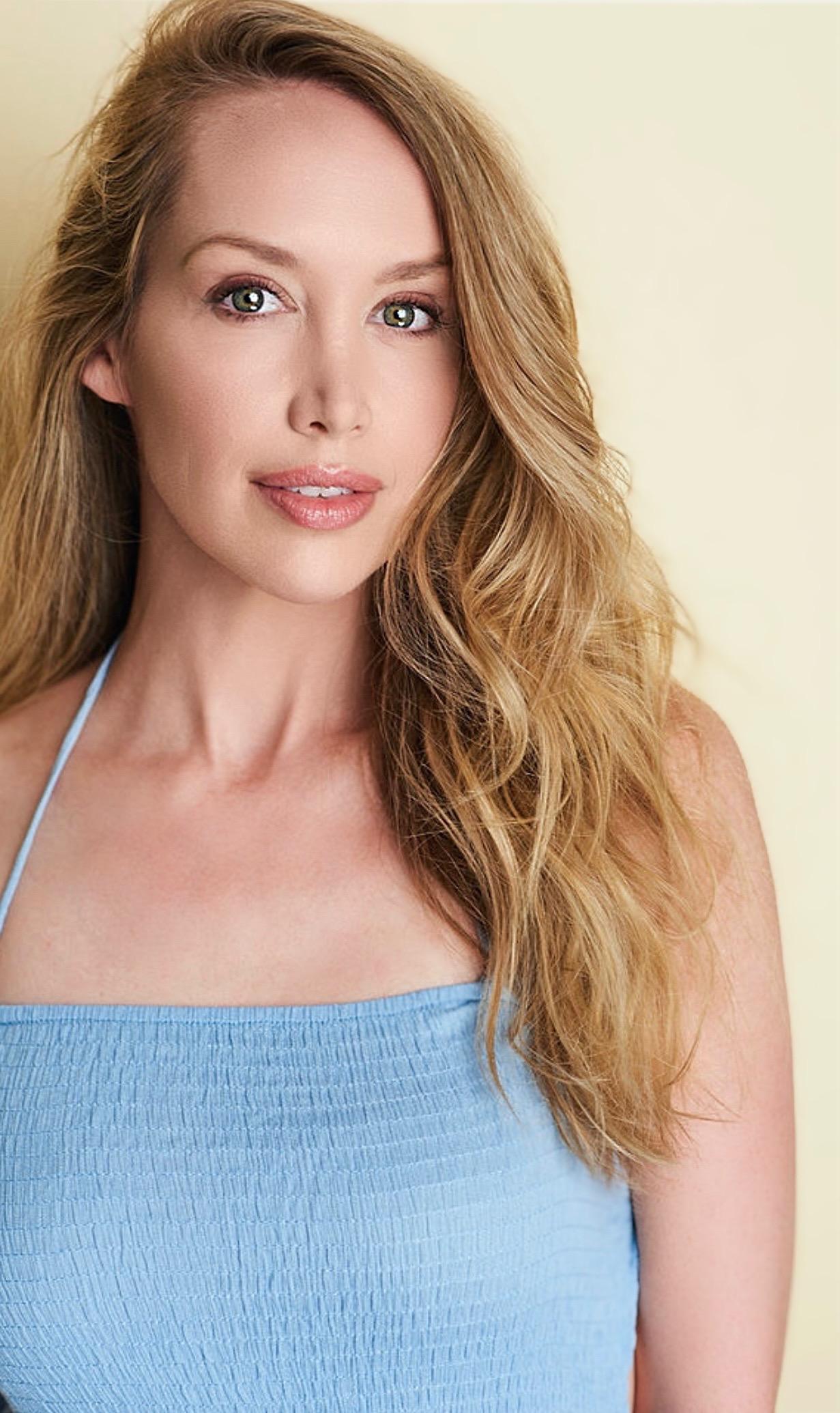 actor Devon Ogden large photo