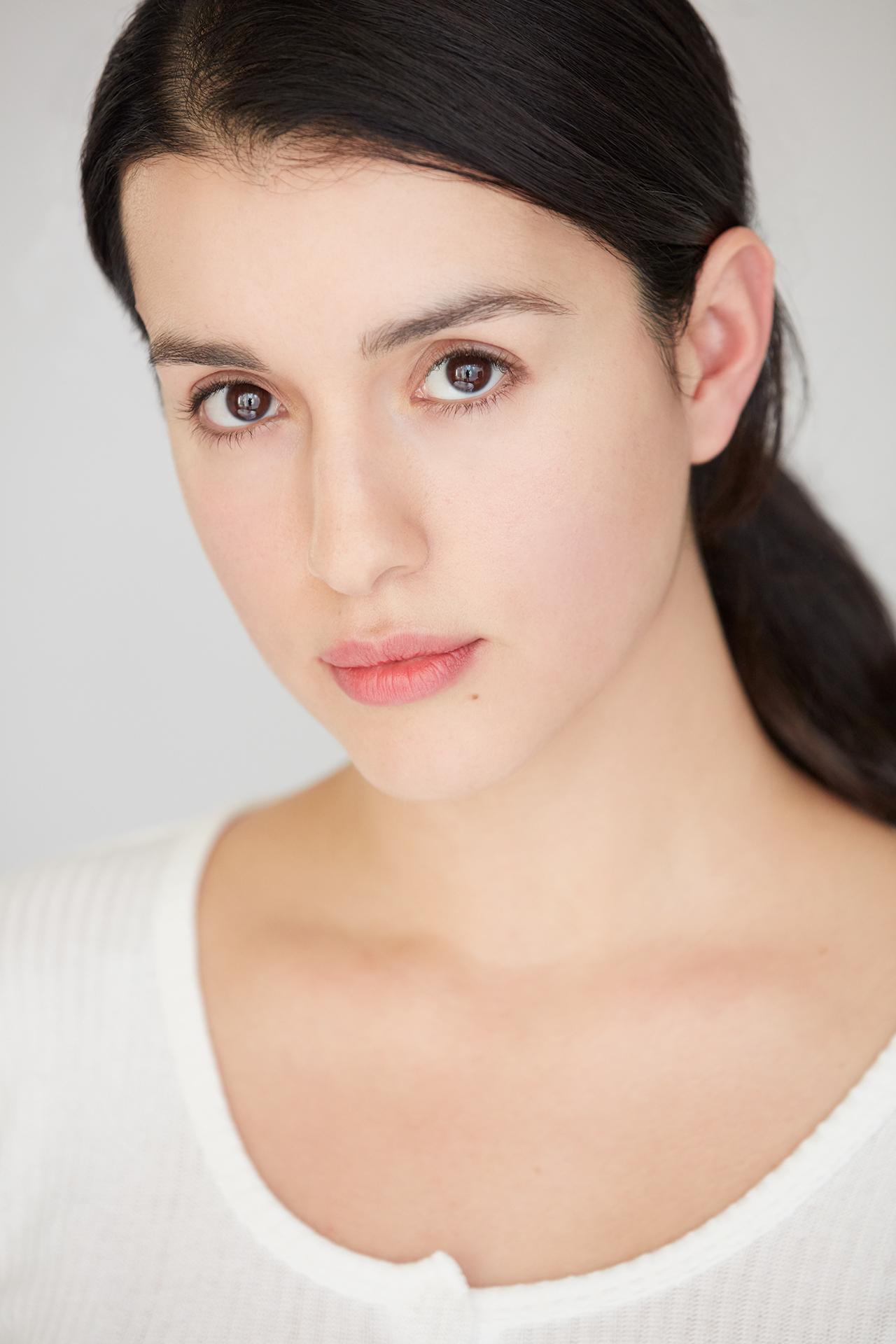 actor Angelica Briones large photo