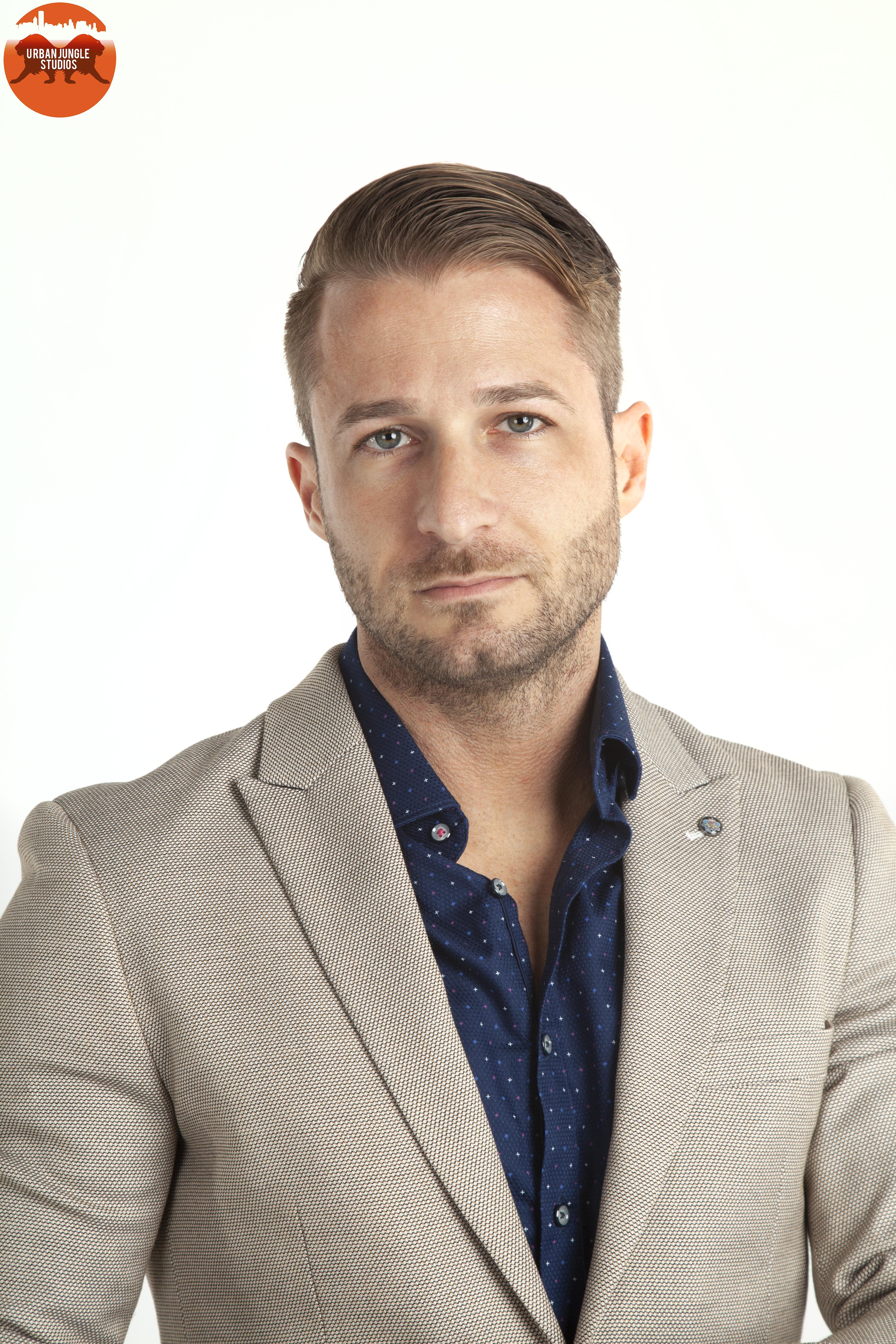 actor Steven Cragg large photo