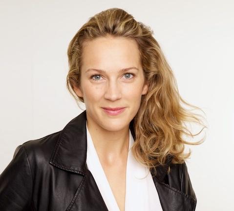 actor Lisa Bearpark large photo