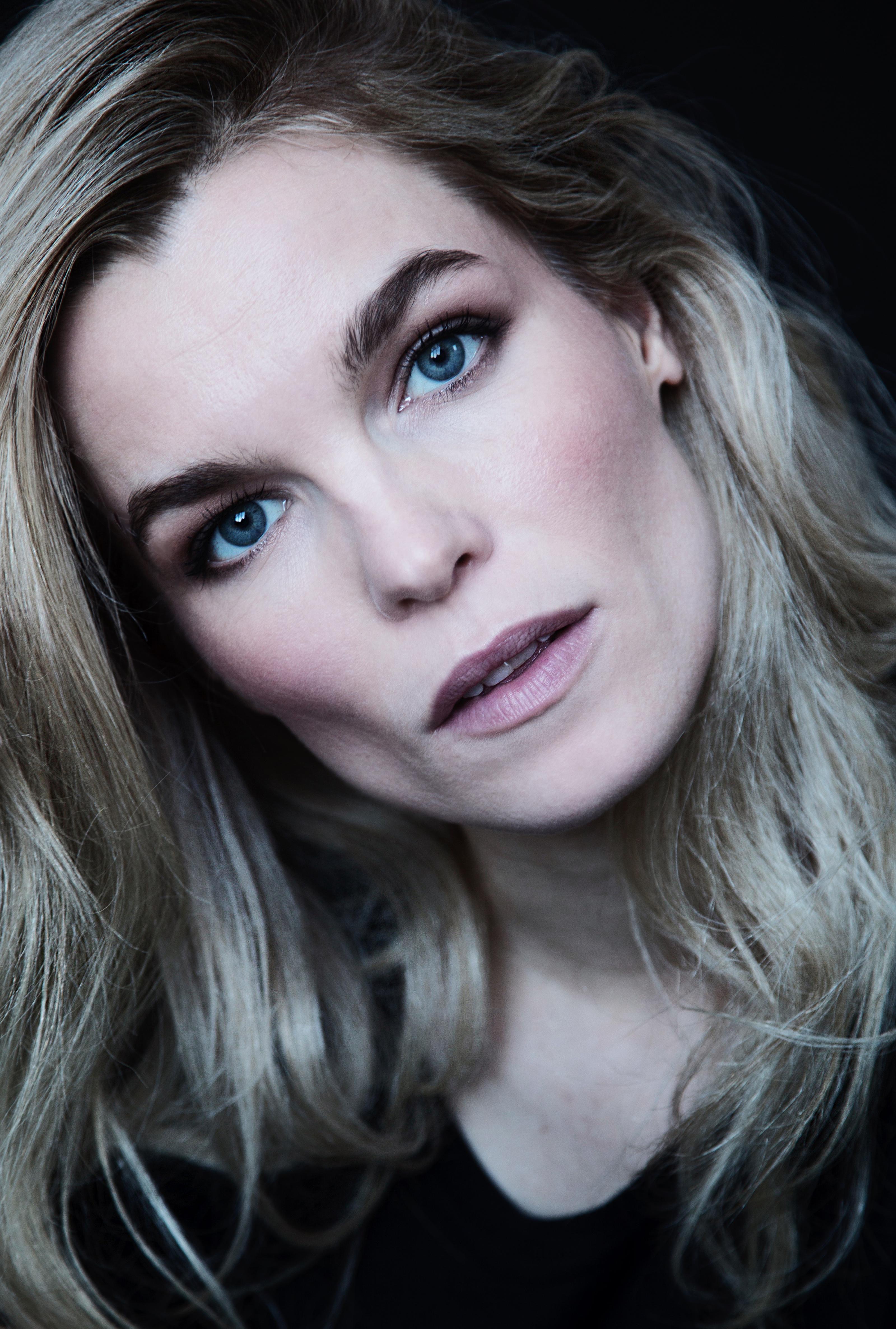 actor Marie Bach Hansen large photo