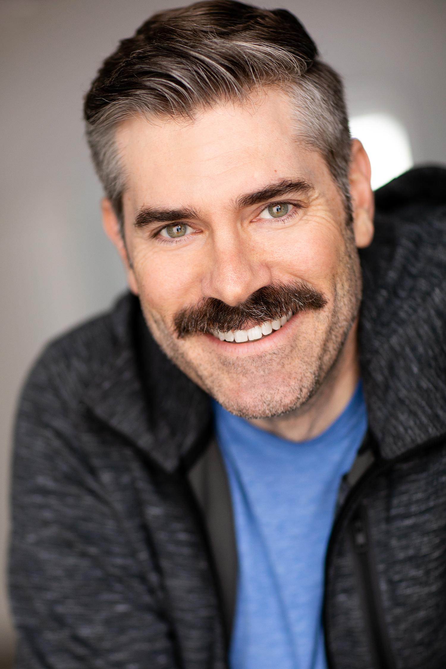 actor Tye Edwards large photo