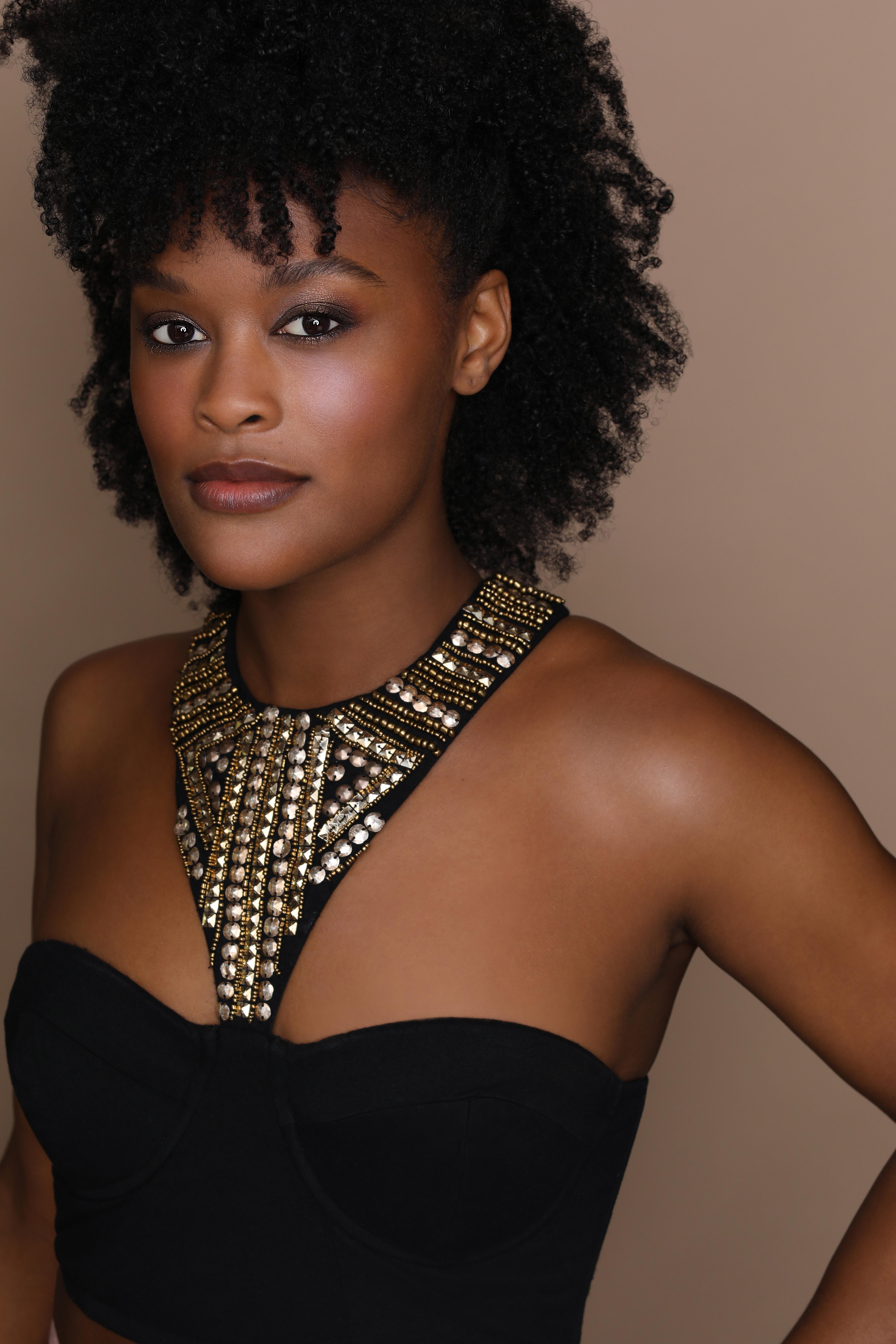 actor Taylor Leigh Edwards large photo