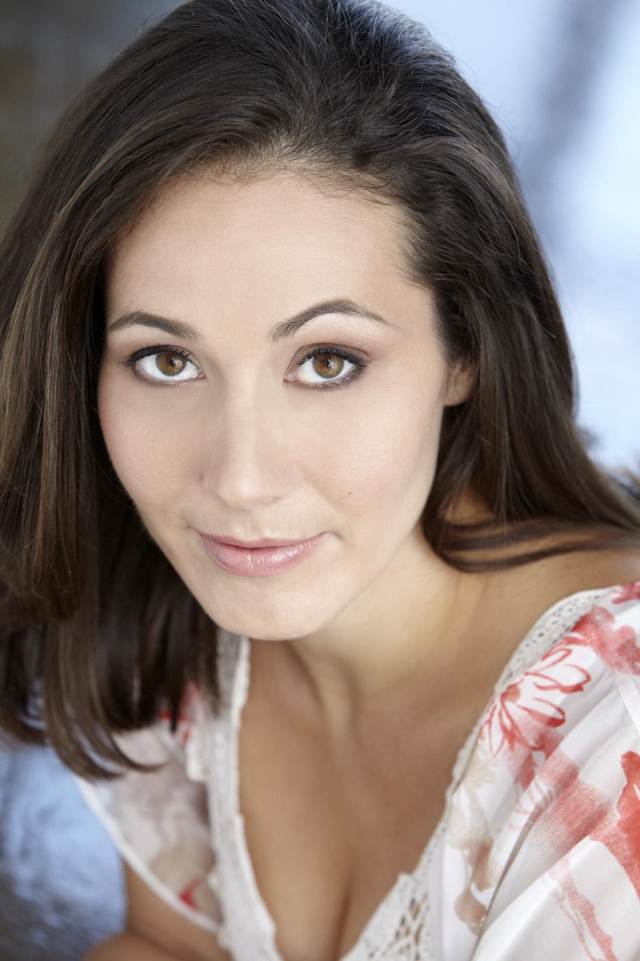 actor Julia Juhas large photo