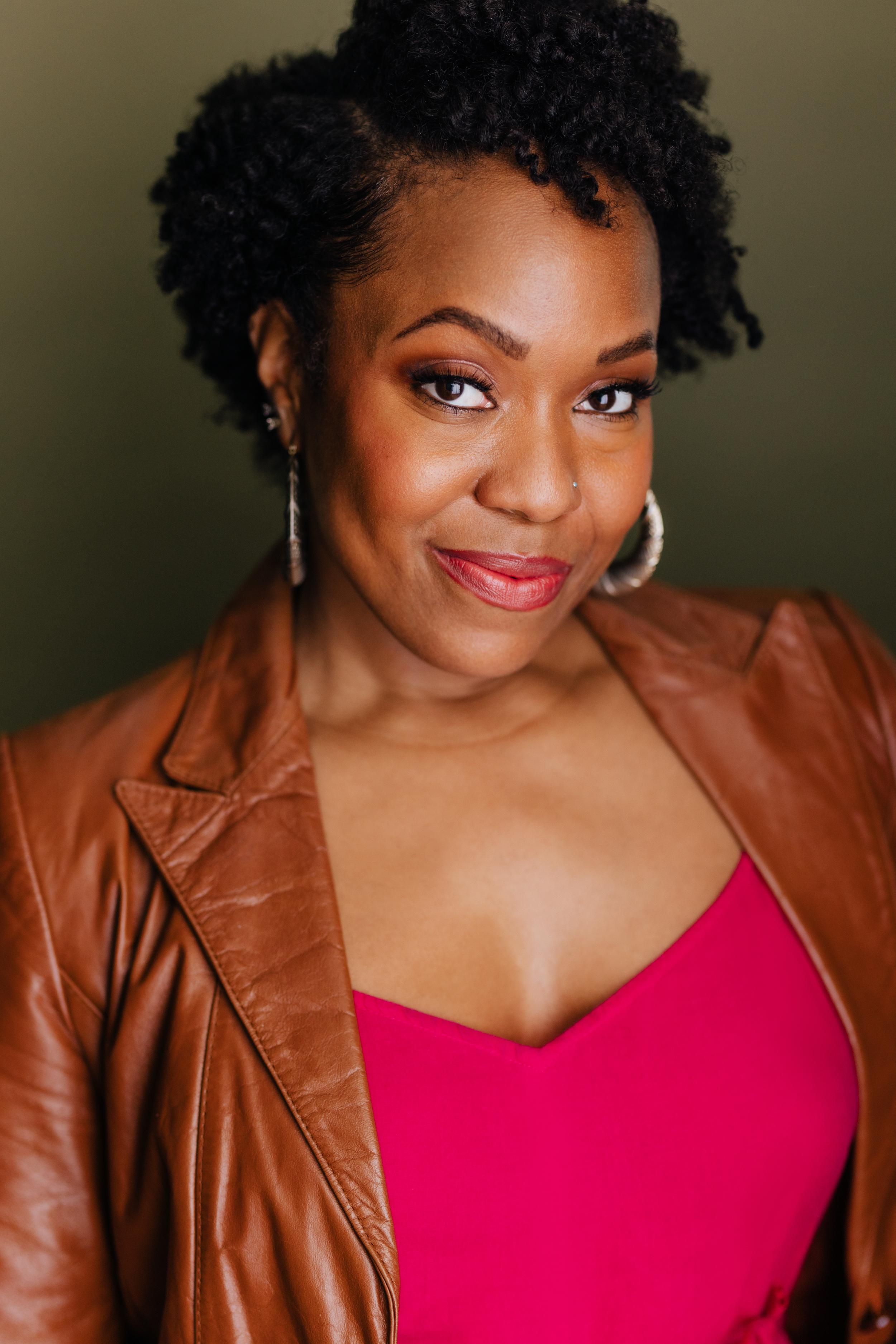 actor Lynnette R. Freeman large photo