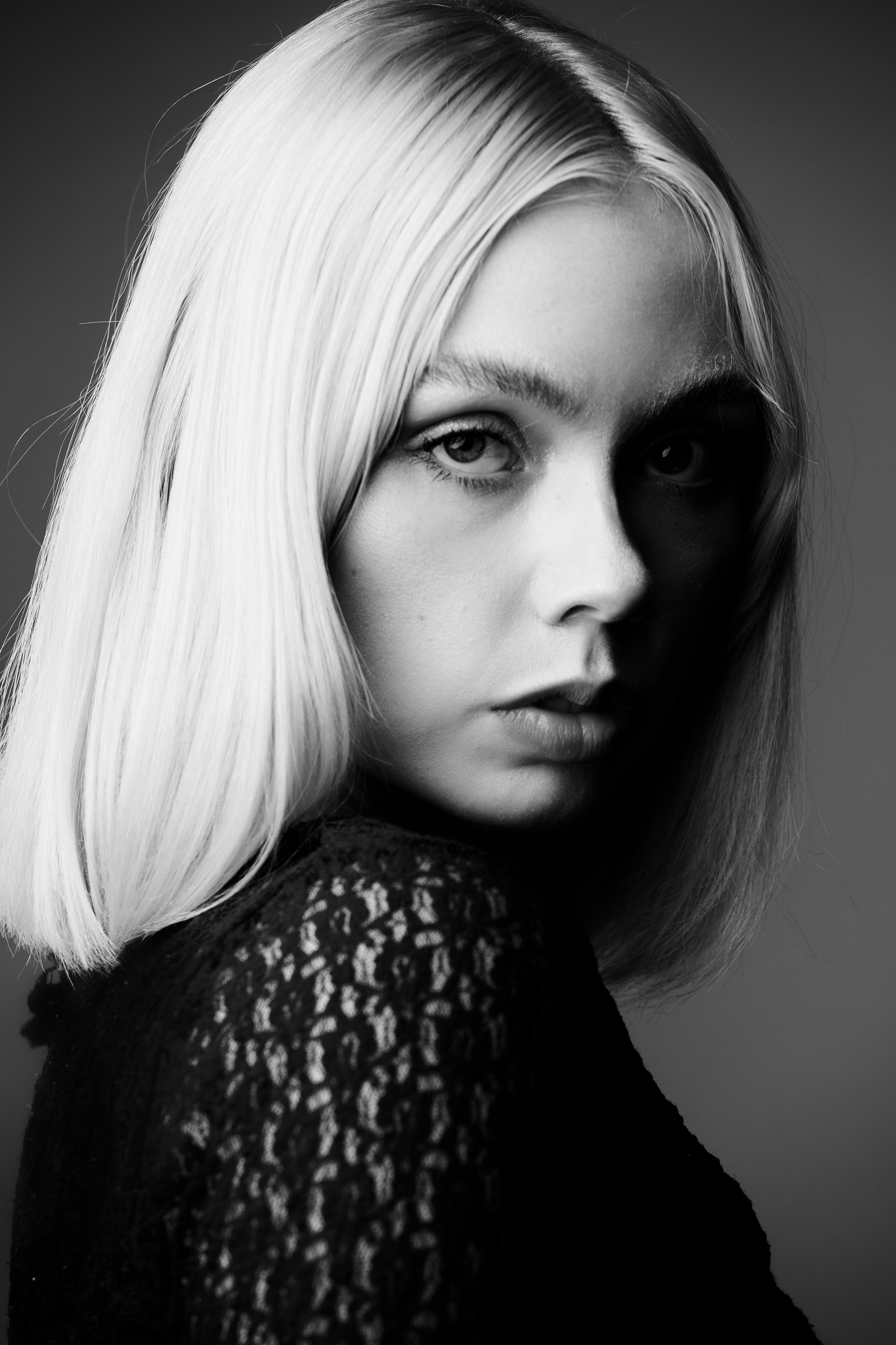 actor Elaine Alexander large photo