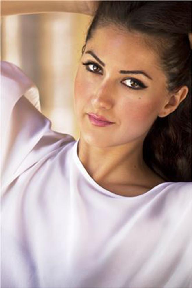 actor Mona Afshar large photo