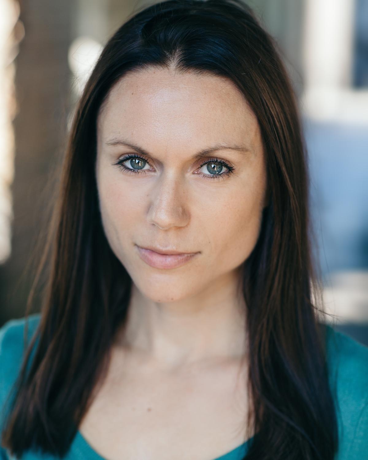 actor Laura Swift large photo